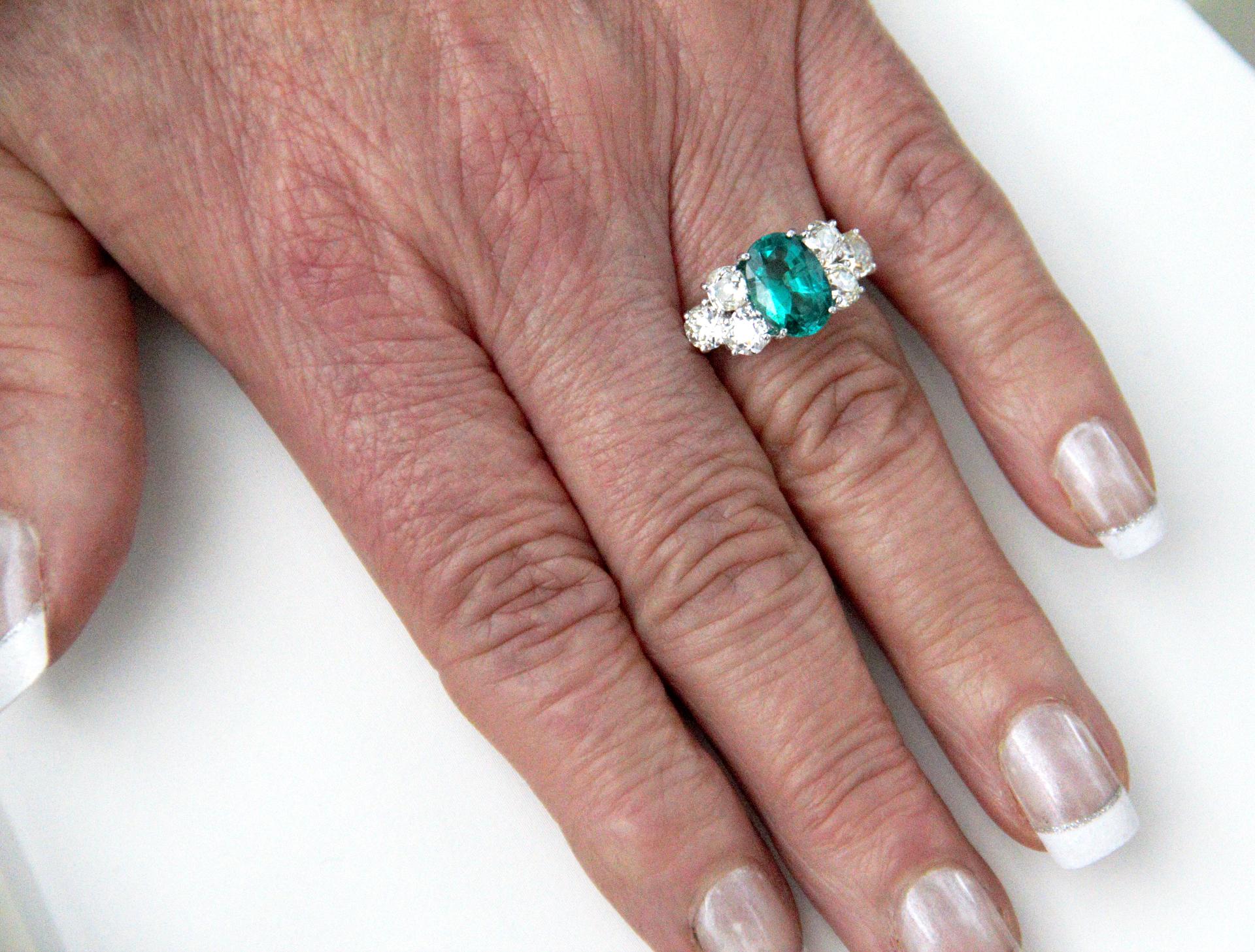 Handcraft Emerald 18 Karat White Gold Diamonds Engagement Ring 2