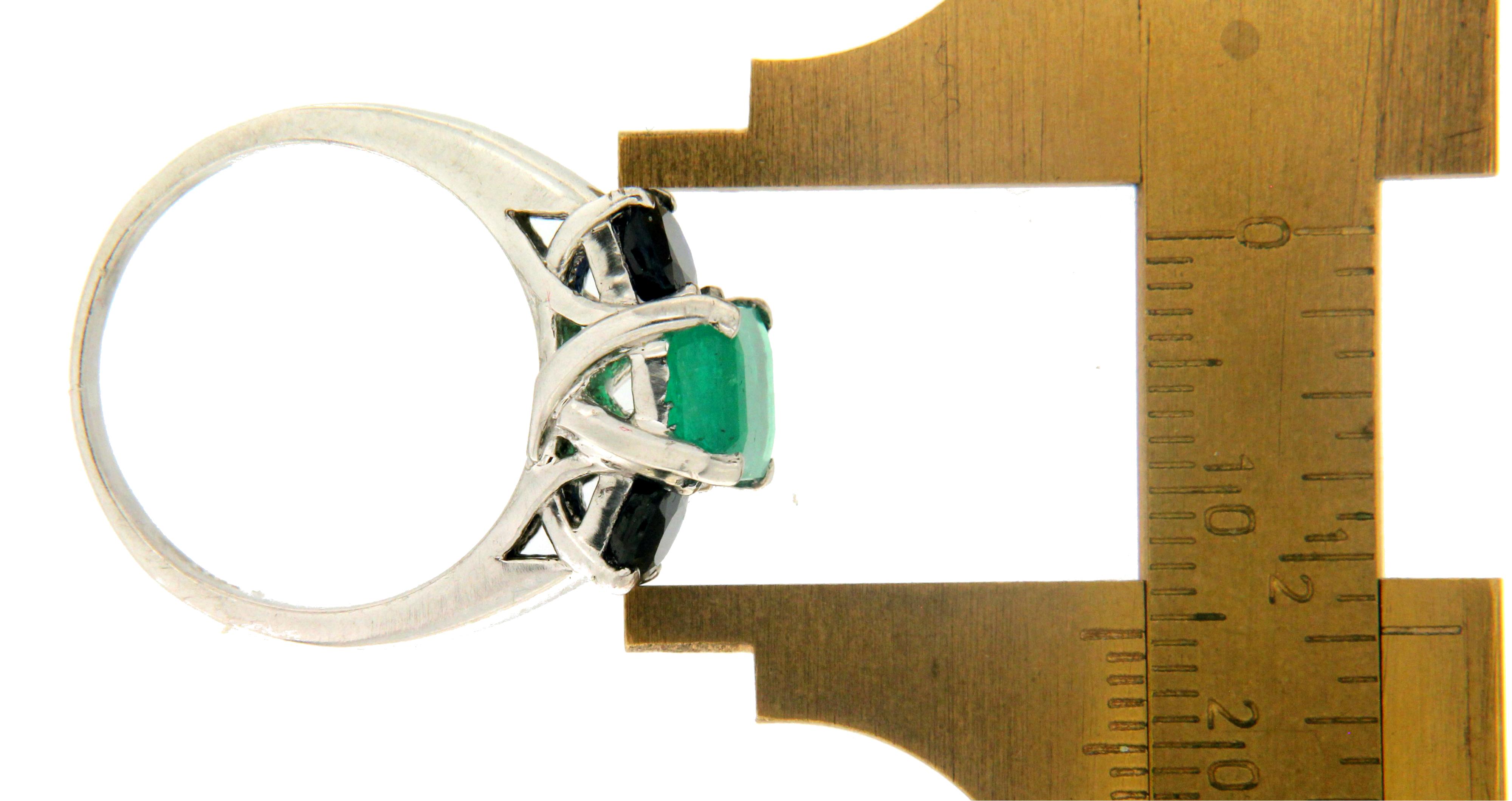 Handcraft Emerald 18 Karat White Gold Sapphires Cocktail Ring For Sale 7