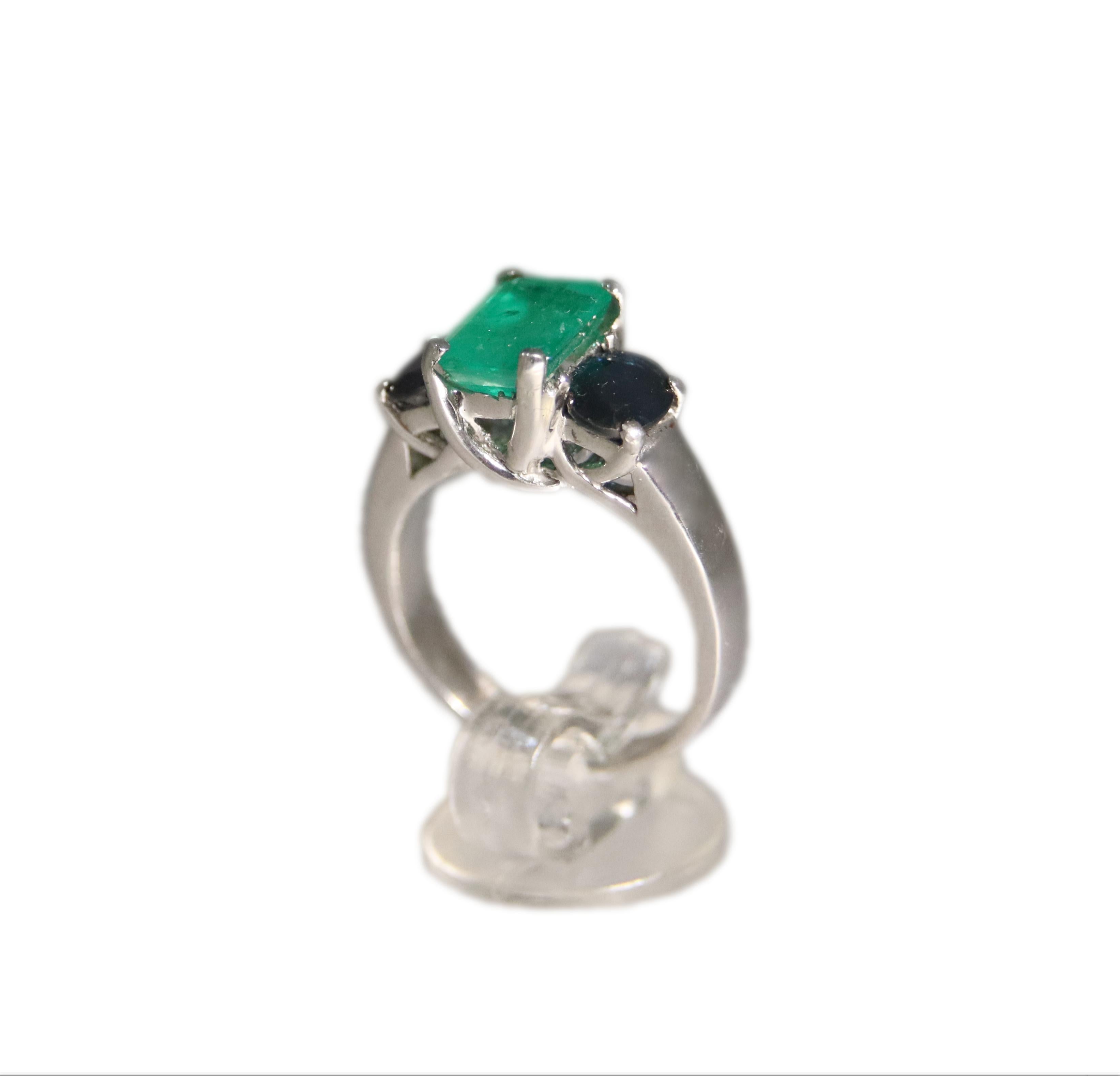 Handcraft Emerald 18 Karat White Gold Sapphires Cocktail Ring For Sale 9