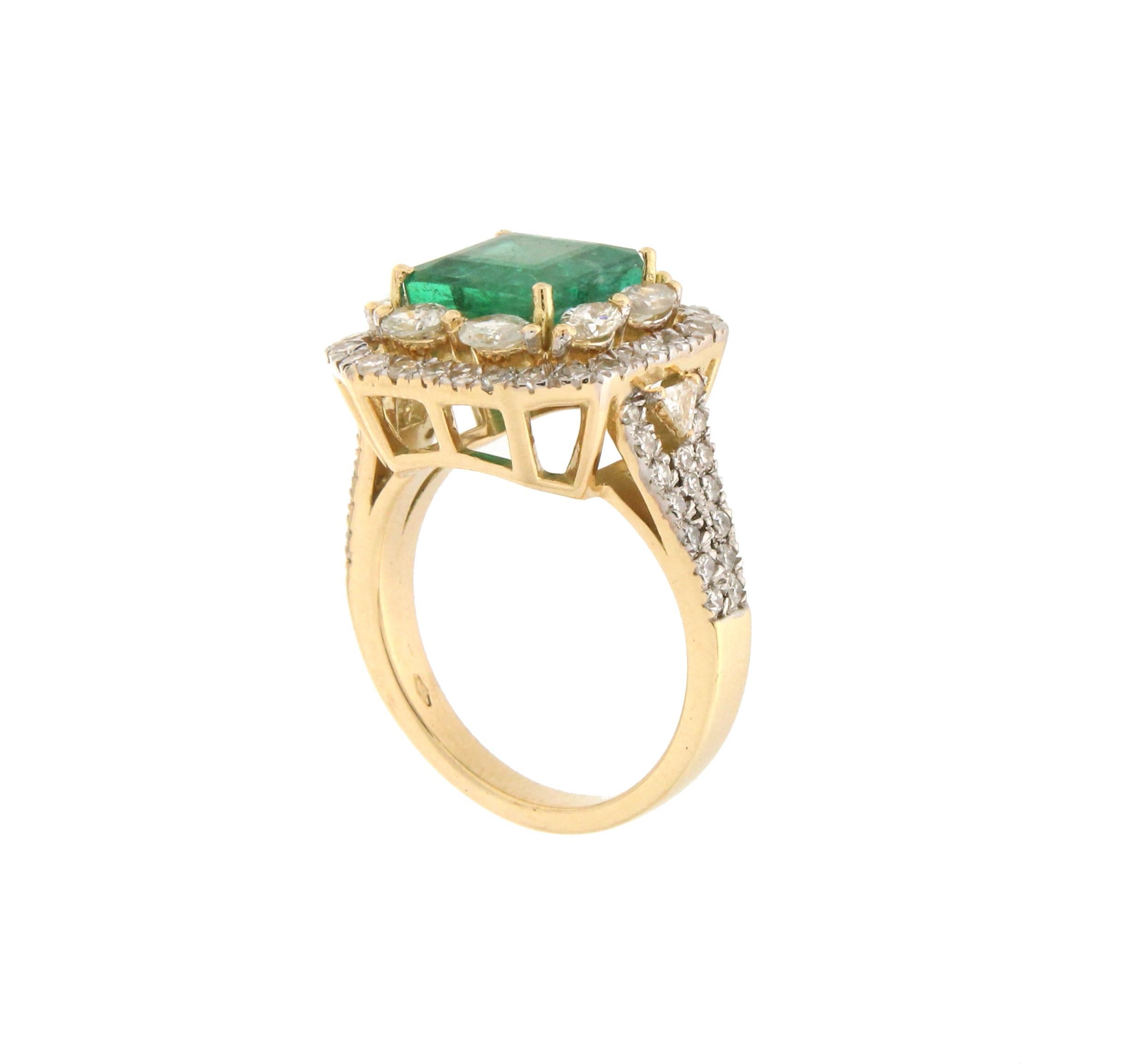 Brilliant Cut Handcraft Emerald 18 Karat Yellow Gold Diamonds Cocktail Ring
