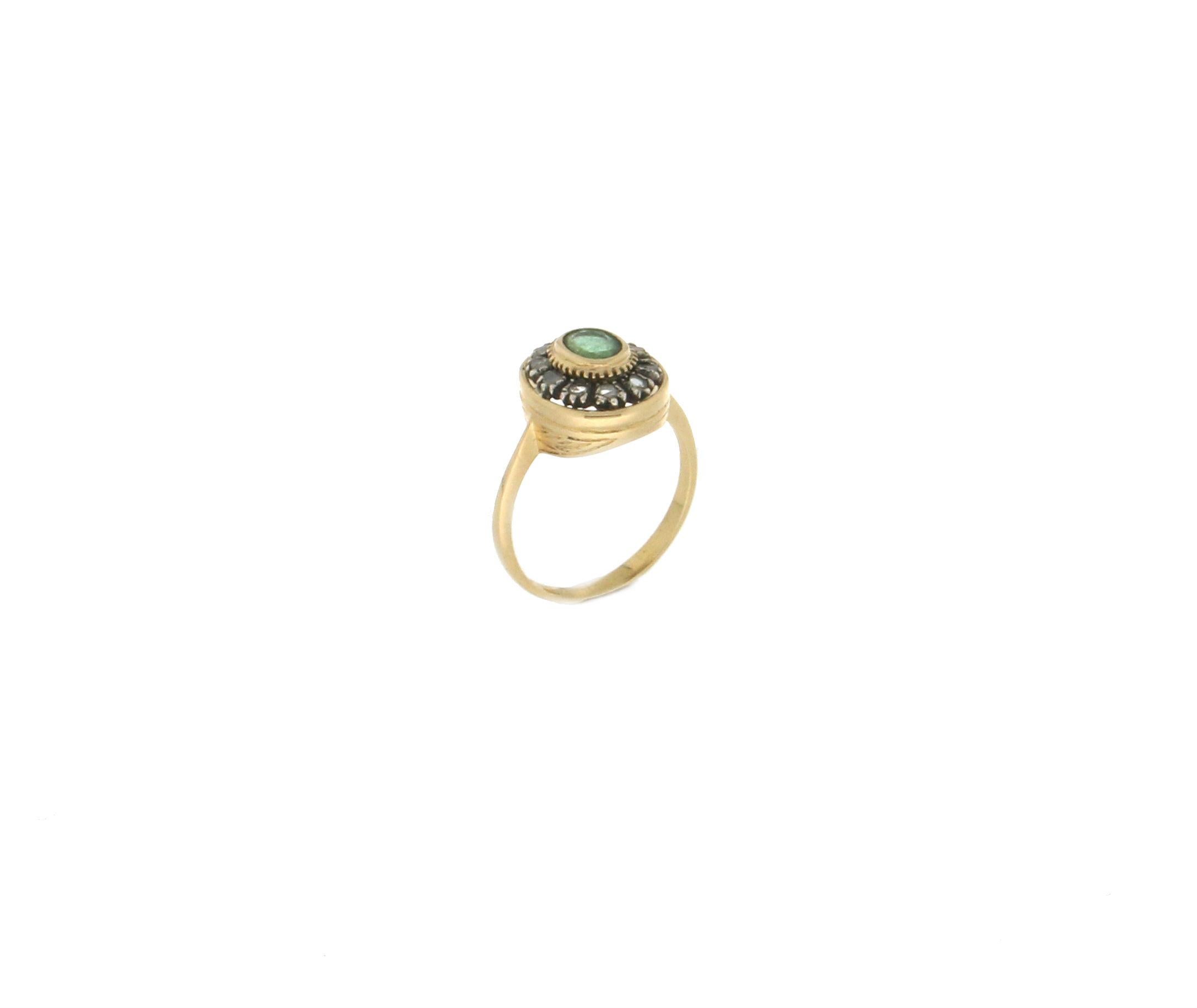 Women's or Men's Handcraft Emerald 18 Karat Yellow Gold Diamonds Cocktail Ring