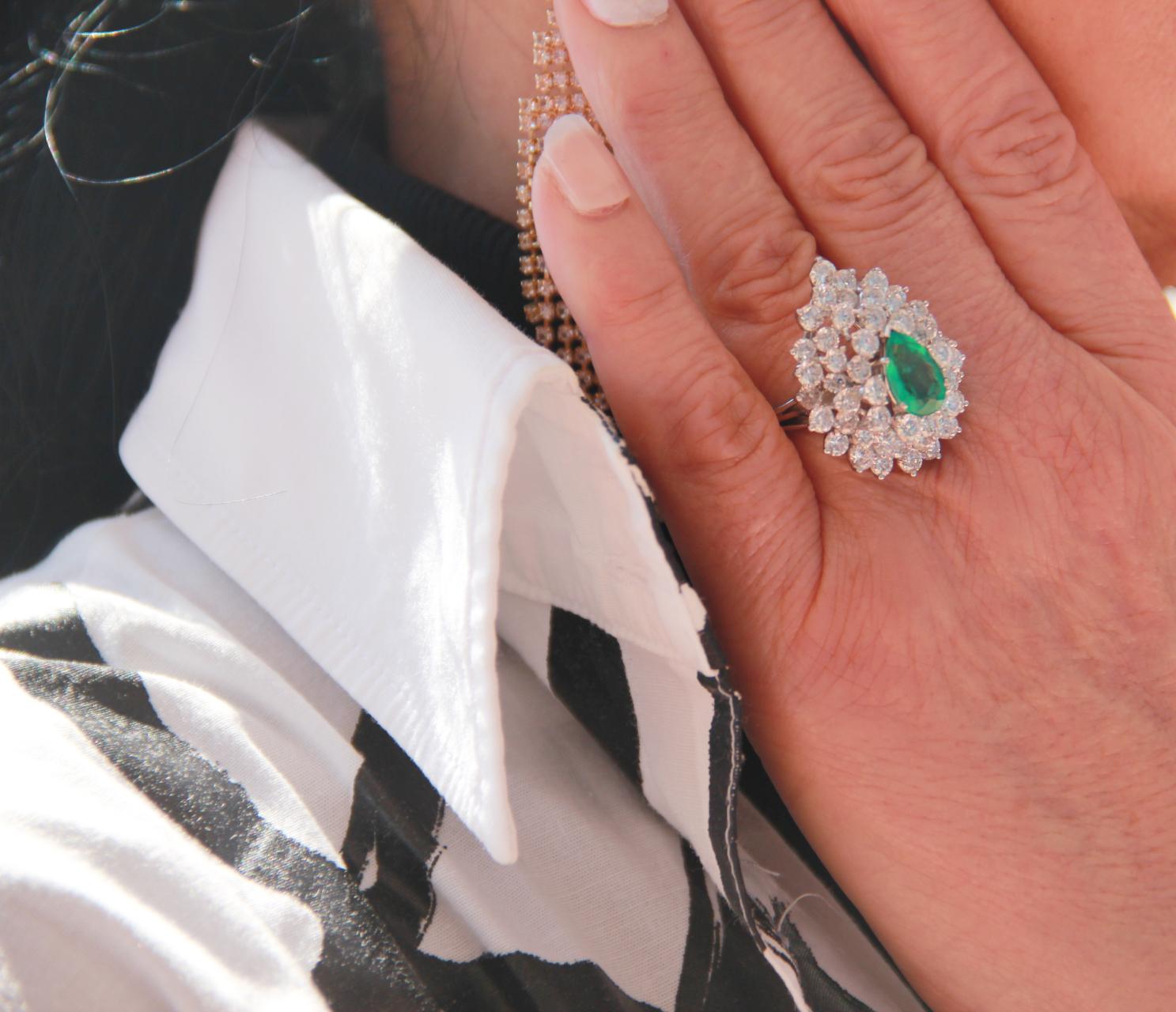 Handcraft Emerald Diamond Cluster Platinum Ring 10