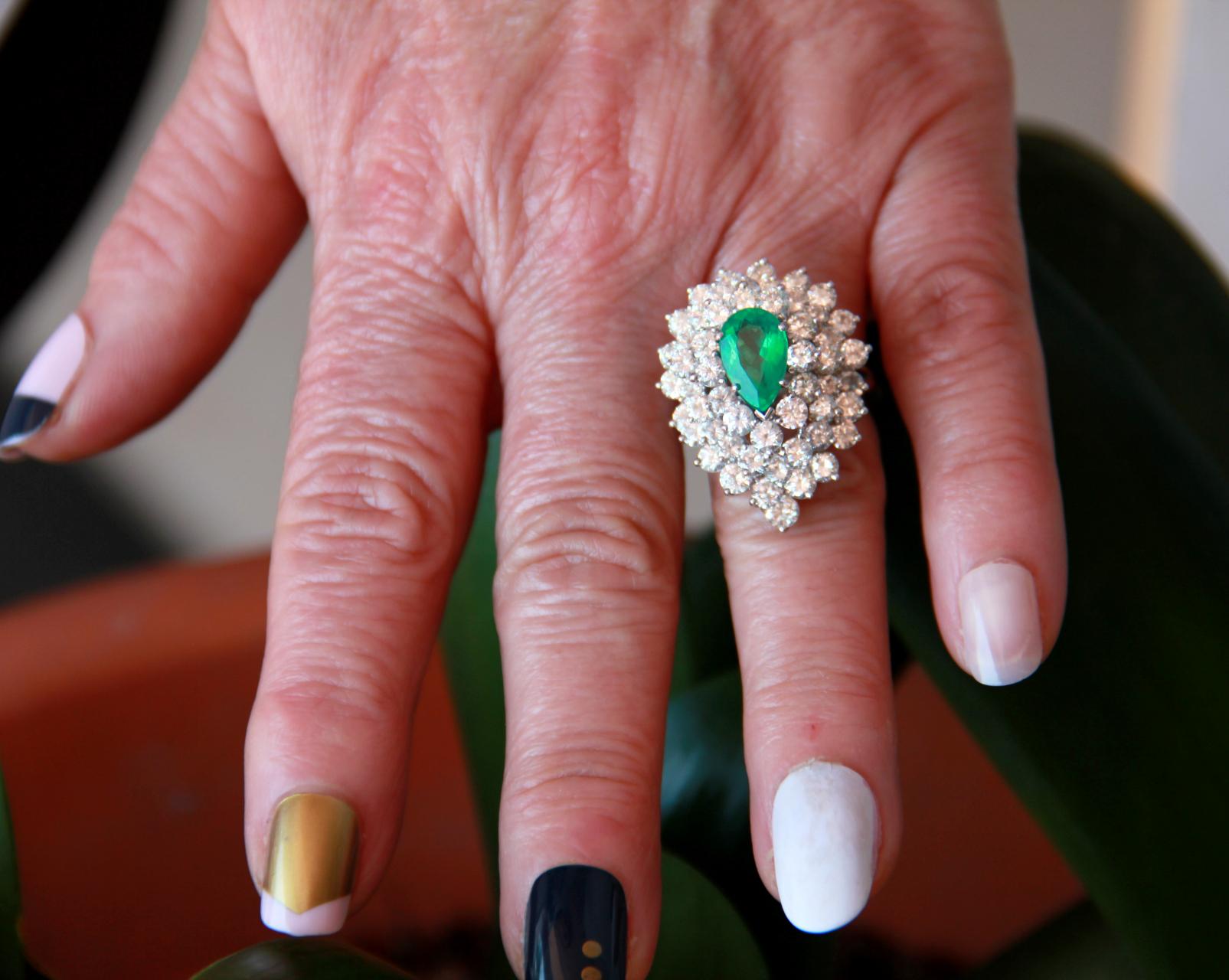 Handcraft Emerald Diamond Cluster Platinum Ring 11