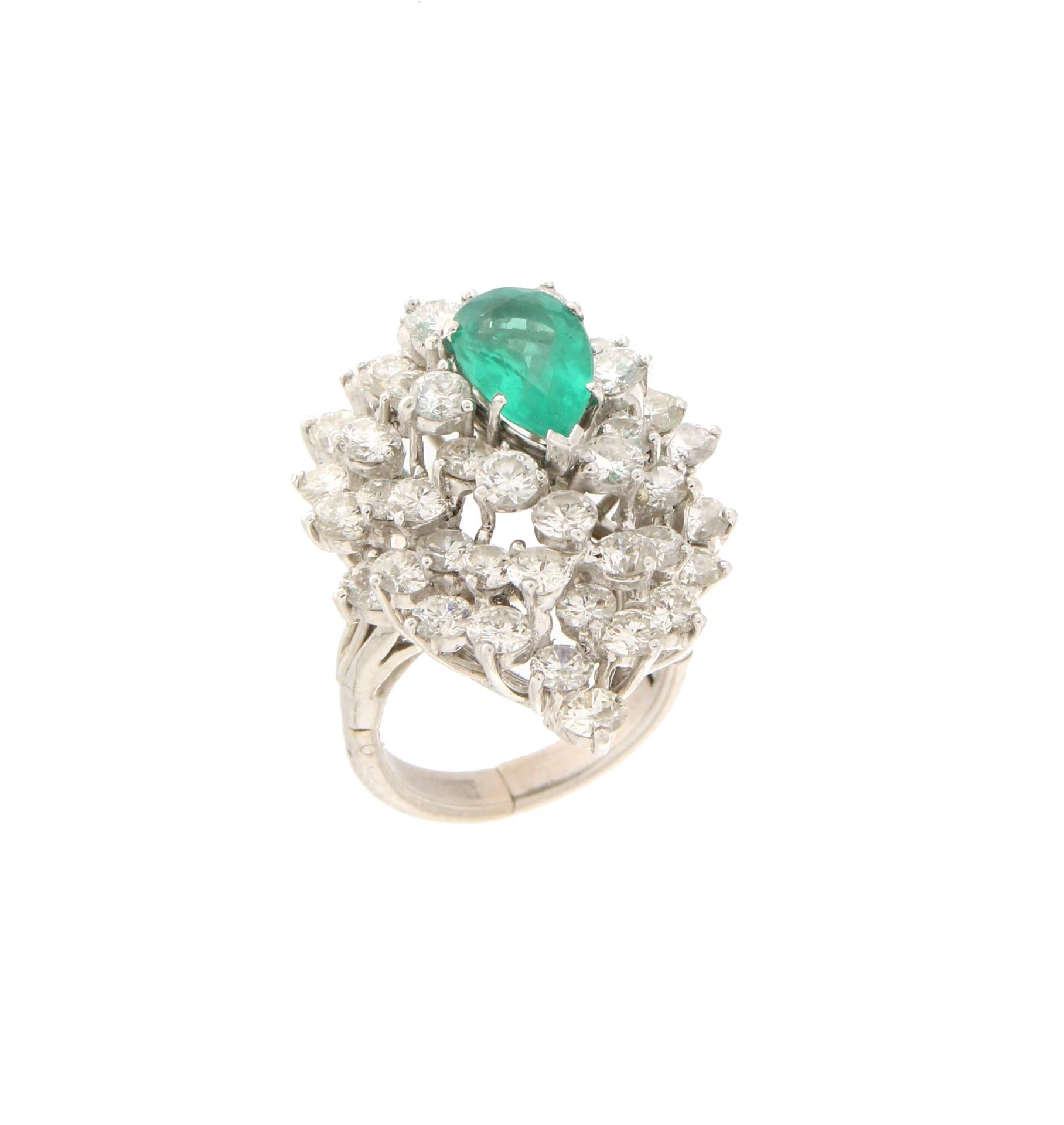 Brilliant Cut Handcraft Emerald Diamond Cluster Platinum Ring