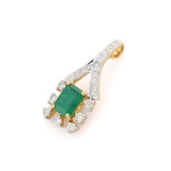 Handcraft Emerald Pendant with Diamonds in 18K Yellow Gold