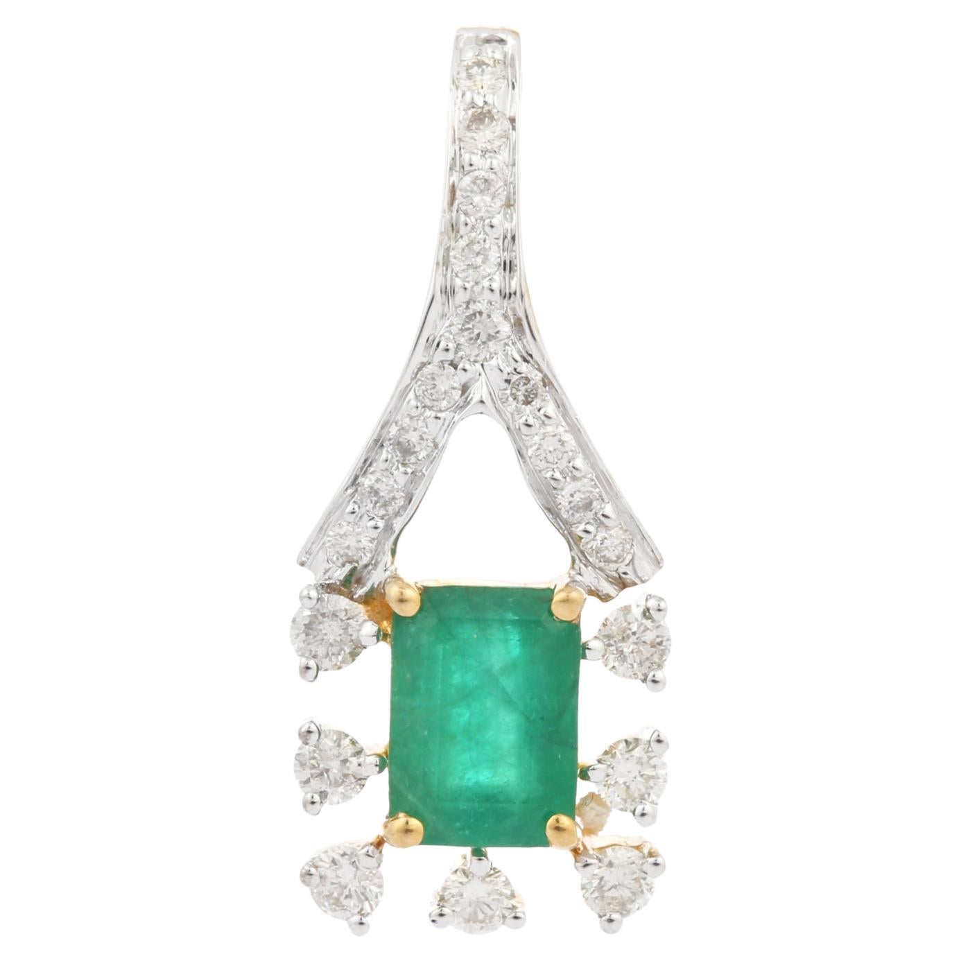 Handgefertigter Smaragd-Anhänger mit Diamanten aus 18 Karat Gelbgold  im Angebot
