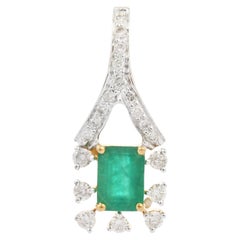 Handcraft Emerald Pendant with Diamonds in 18K Yellow Gold 