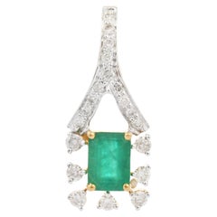 Handcraft Emerald Pendant with Diamonds in 18K Yellow Gold