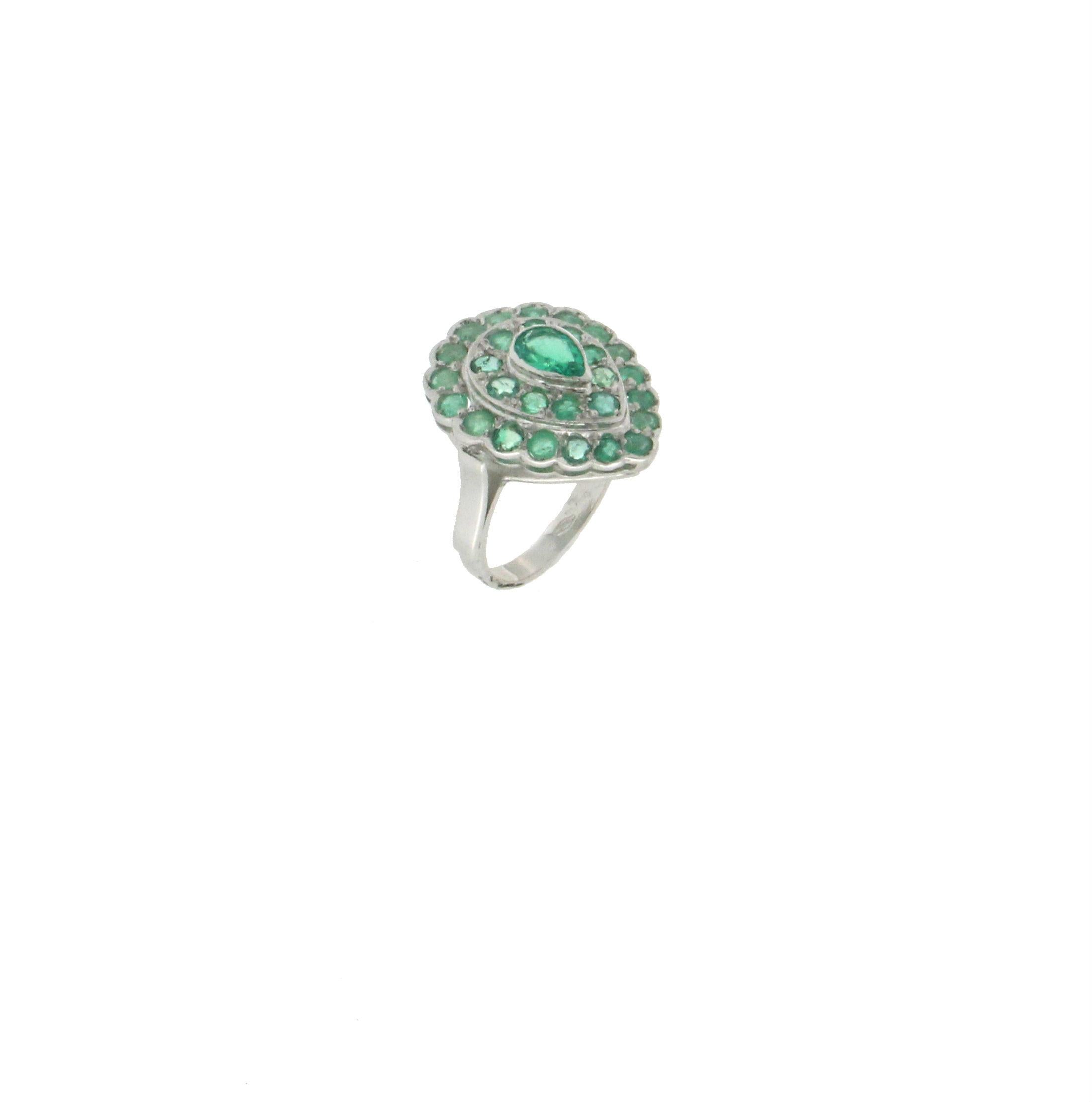 Women's or Men's Handcraft Emeralds 18 Karat White Gold Cocktail Ring For Sale