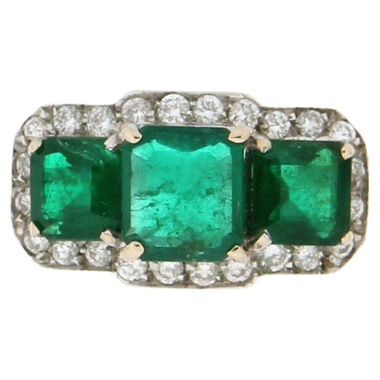 Handcraft Smaragde 18 Karat Weißgold Diamanten Cocktail Ring