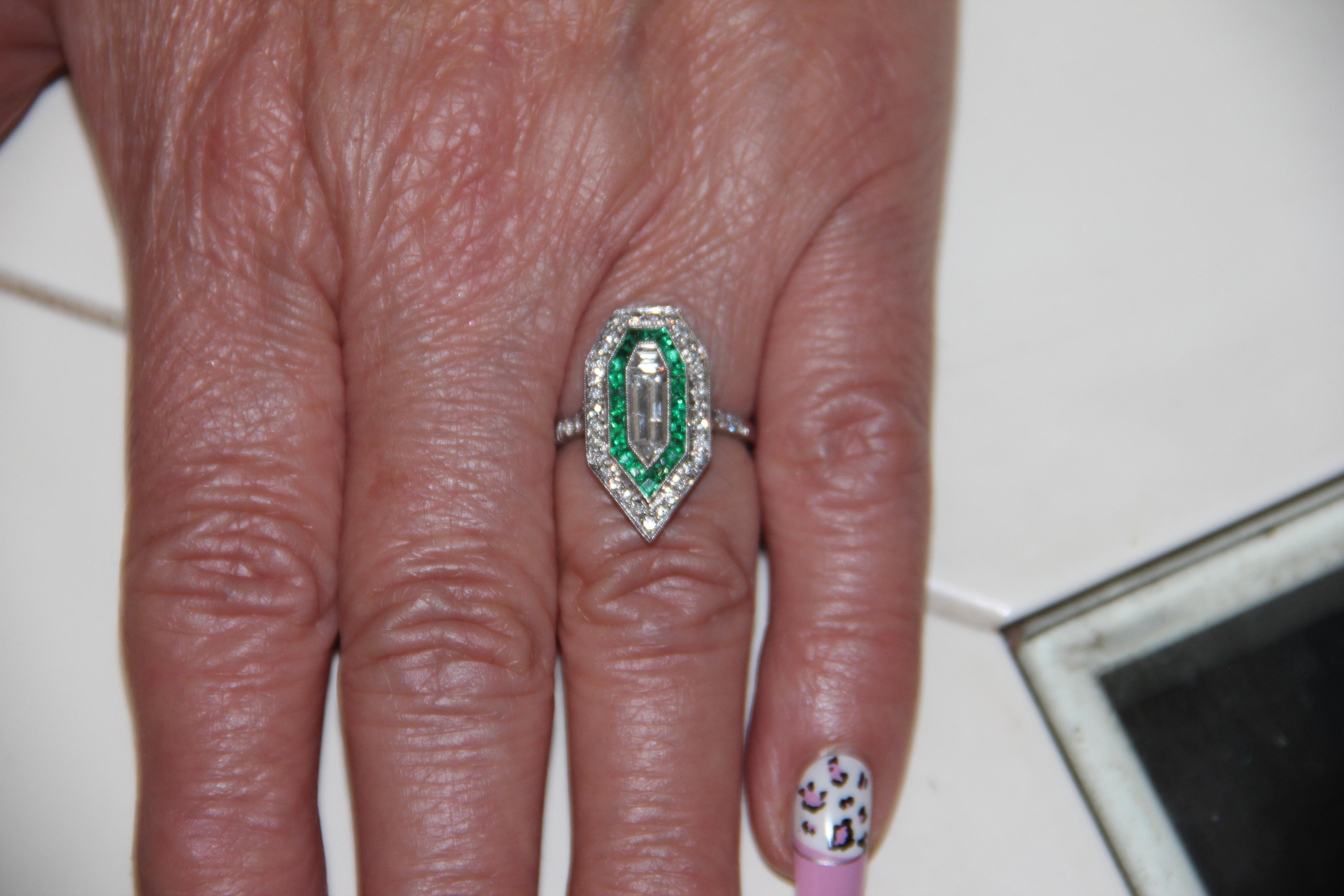 Handcraft Emeralds Platinum Diamonds Cocktail Ring 1