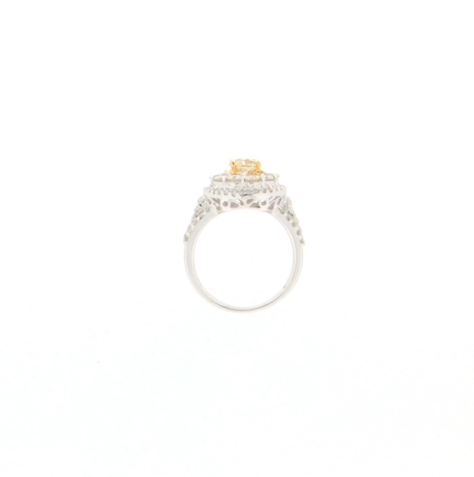 Brilliant Cut Handcraft Fancy 18 Karat White Gold Diamonds Engagement Ring For Sale
