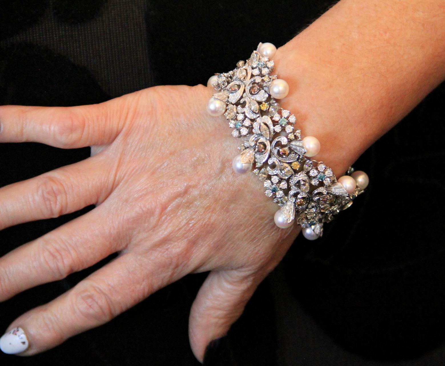 Handcraft Fancy Diamonds 18 Karat White Gold Japan Pearls Cuff Bracelet 4