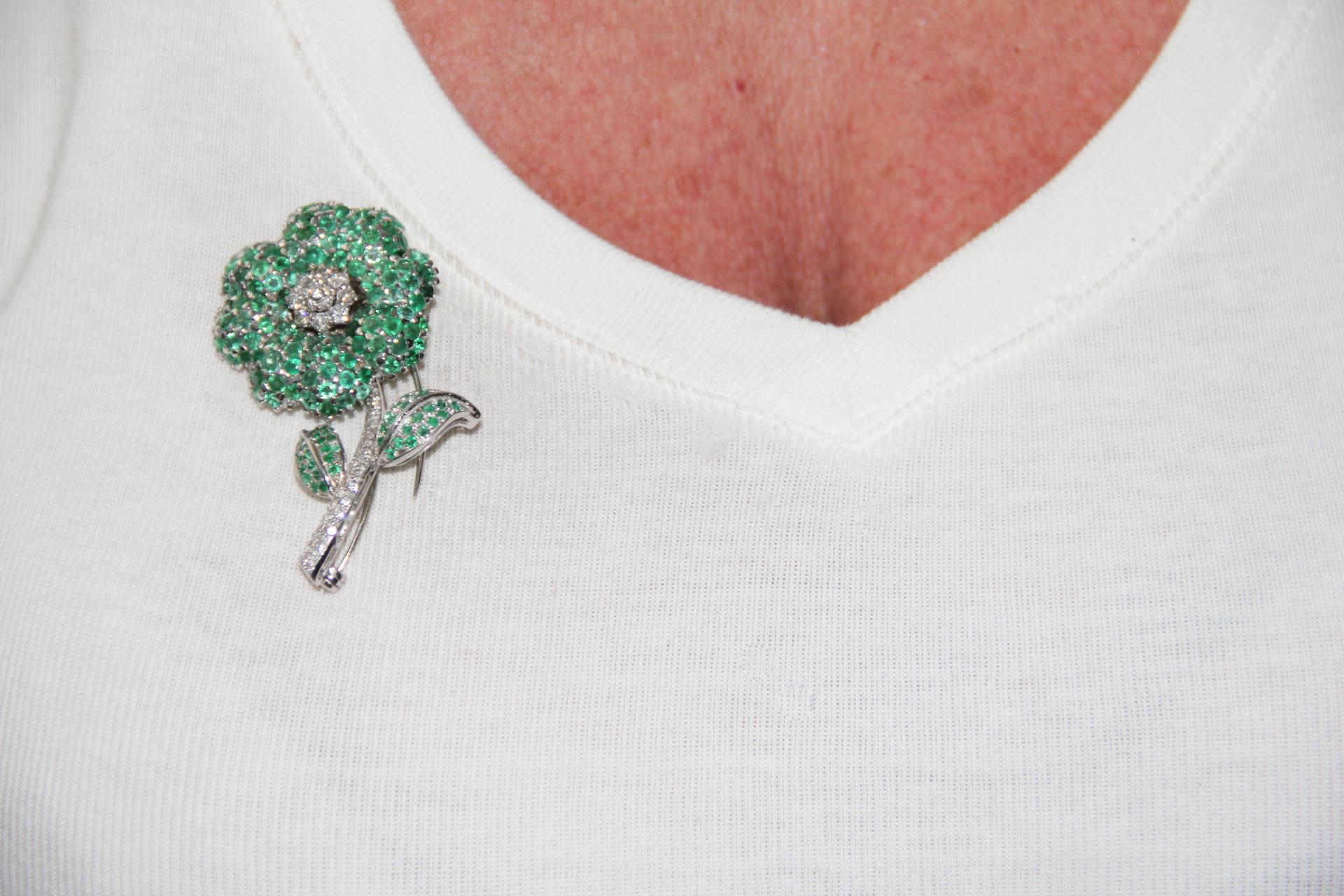 Handcraft Flower 18 Karat White Gold Diamonds Emeralds Brooch 4