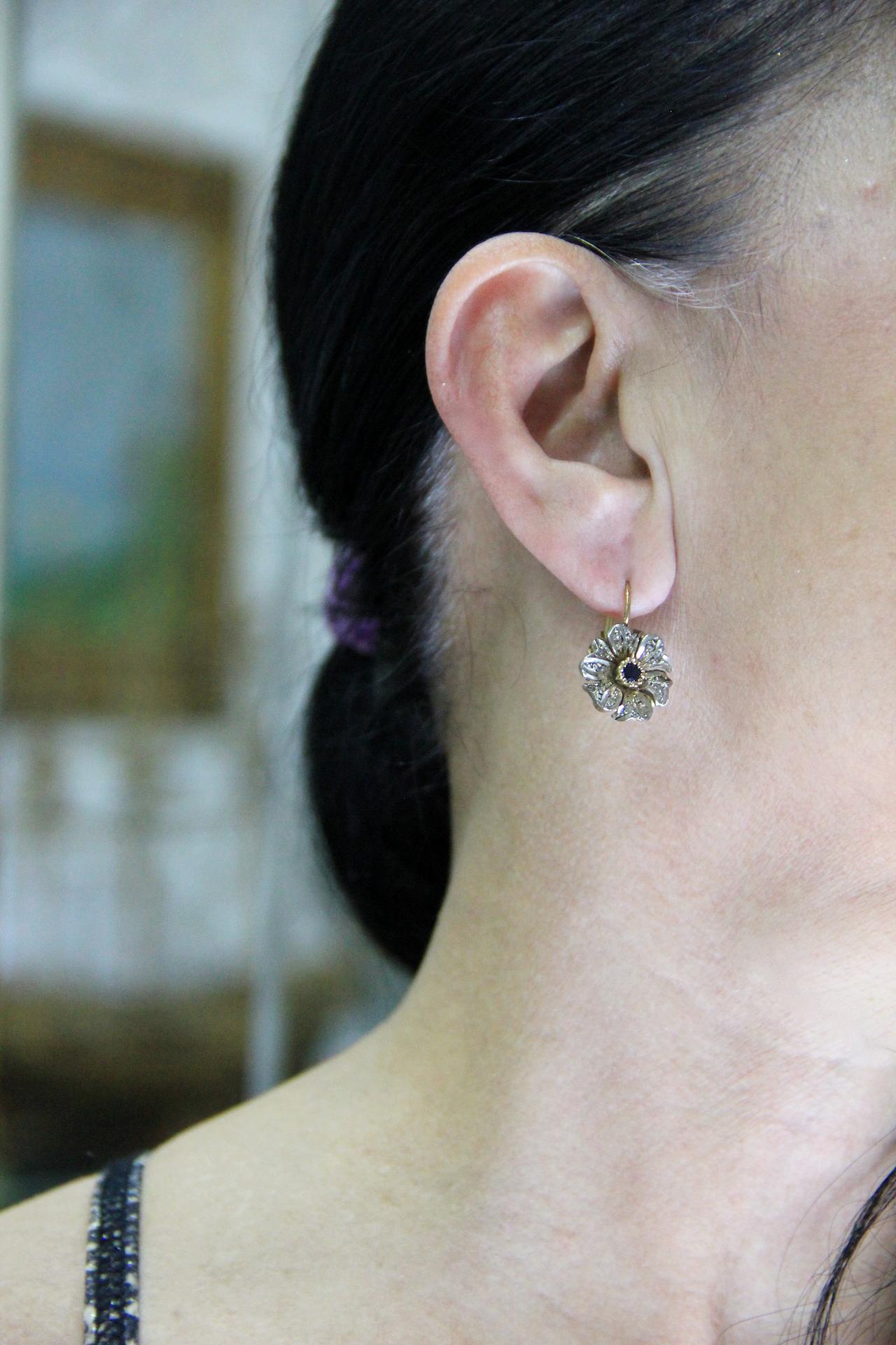 Boucles d'oreilles en goutte en or jaune 14 carats avec fleurs, saphirs et diamants, fabrication artisanale 2
