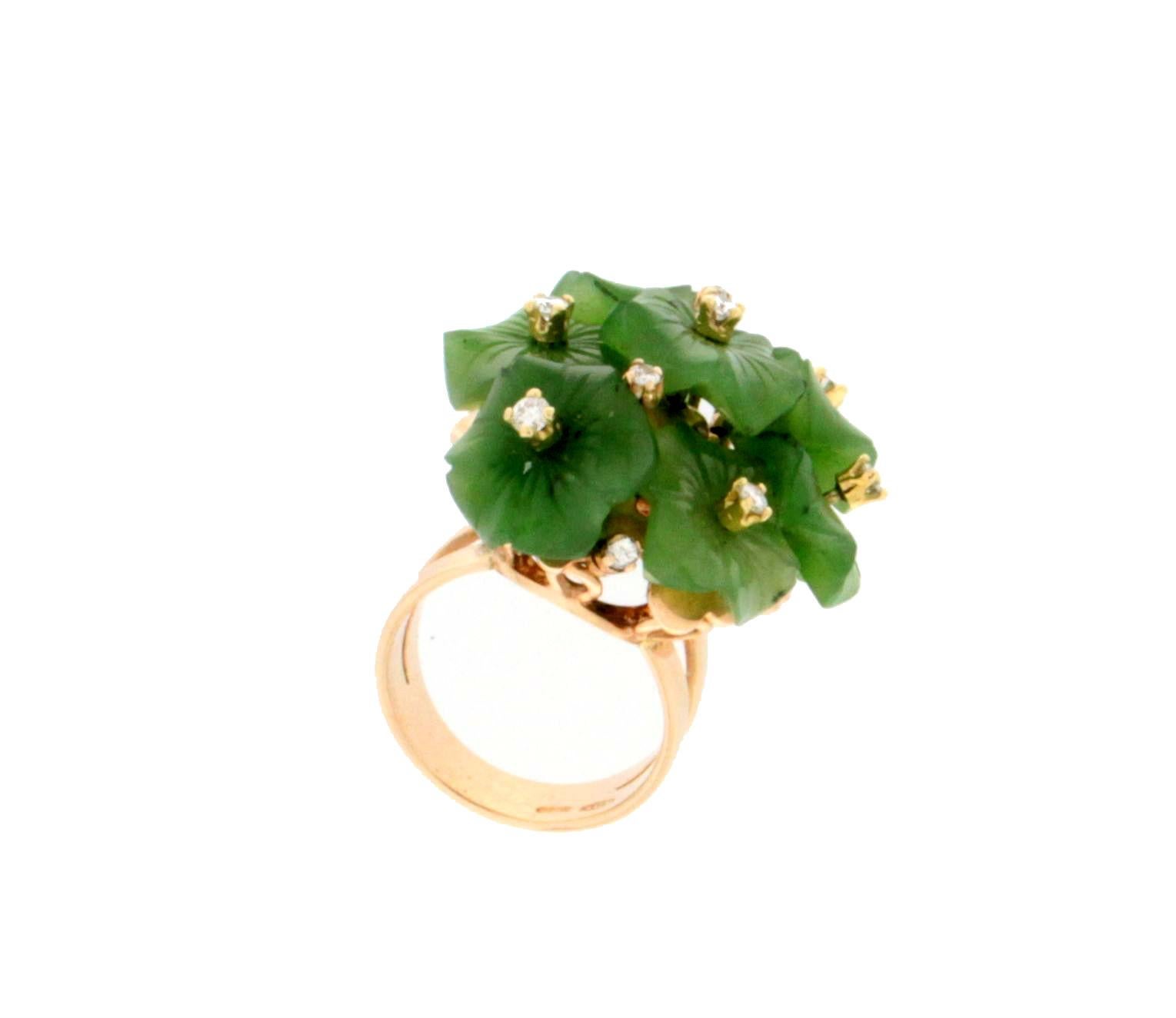 Handcraft Flowers Jade 14 Karat Yellow Gold Diamonds Cocktail Ring In New Condition For Sale In Marcianise, IT