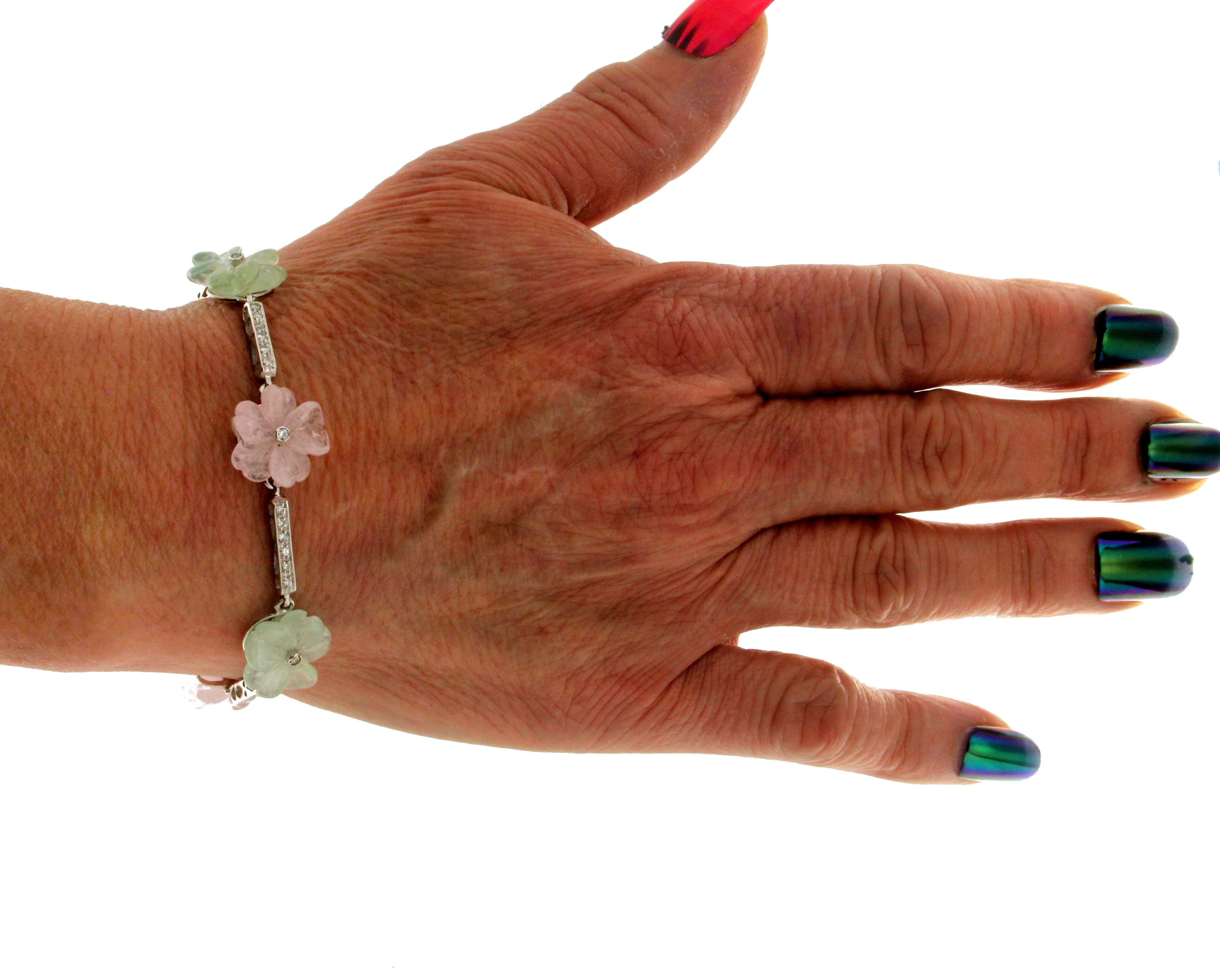 Women's or Men's Handcraft Flowers Quartz 18 Karat White Gold Diamonds Cuff Bracelet For Sale