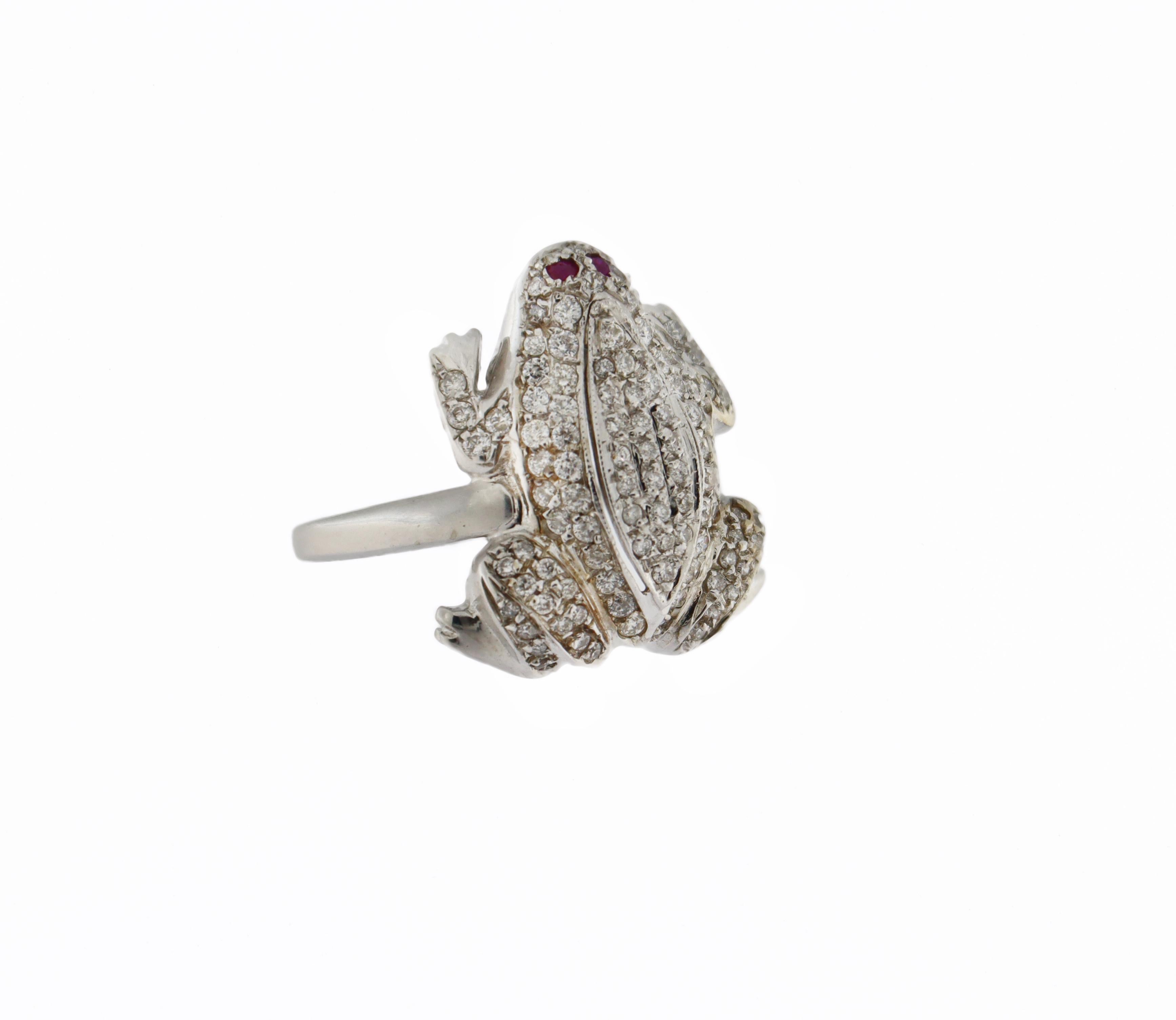 Handcraft Frog 18 Karat White Gold Diamonds Cocktail Ring For Sale 3