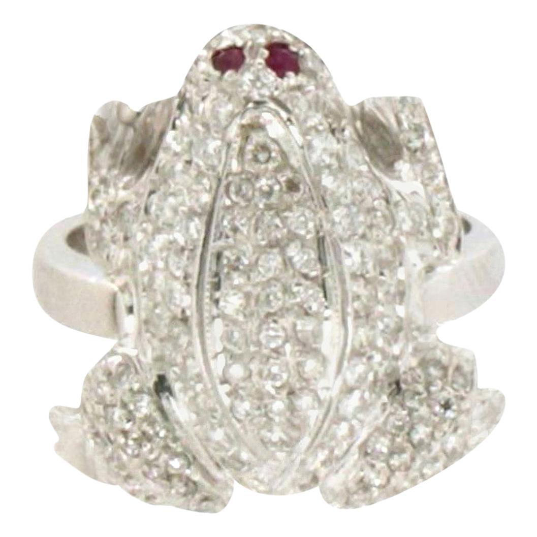 Carved Jade Frog Cocktail Ring Diamond Vintage 18 Karat White Gold