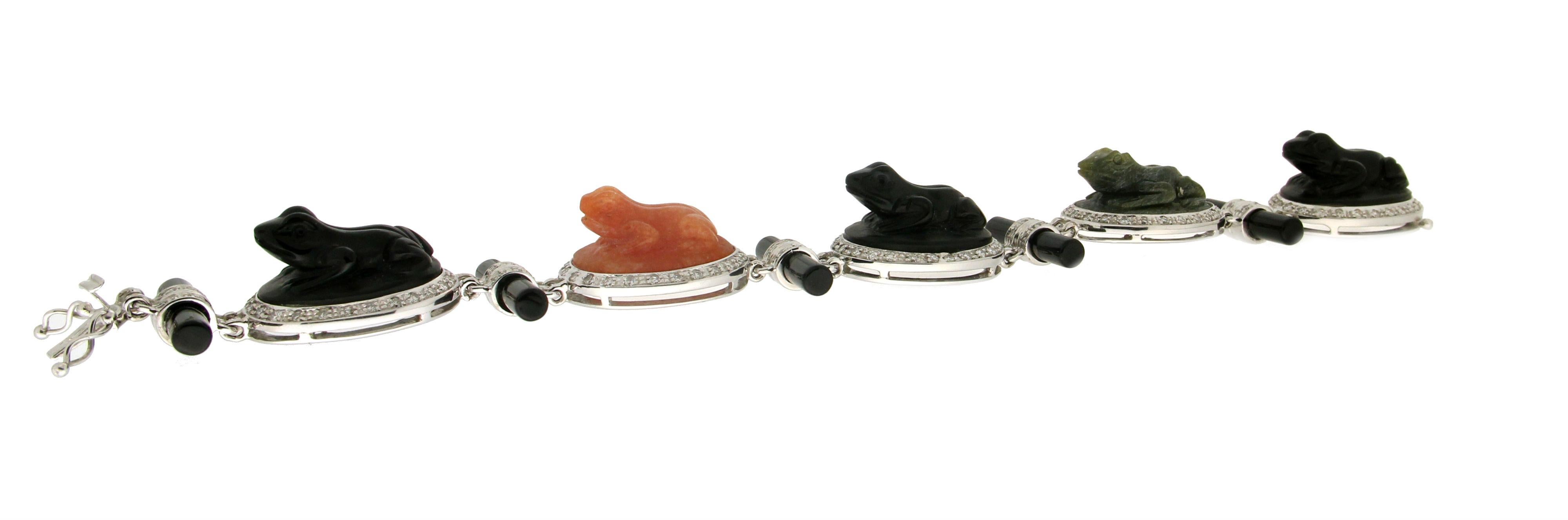 Artigiano Bracciale a forma di rana in oro bianco 18 carati con diamanti e onice in vendita