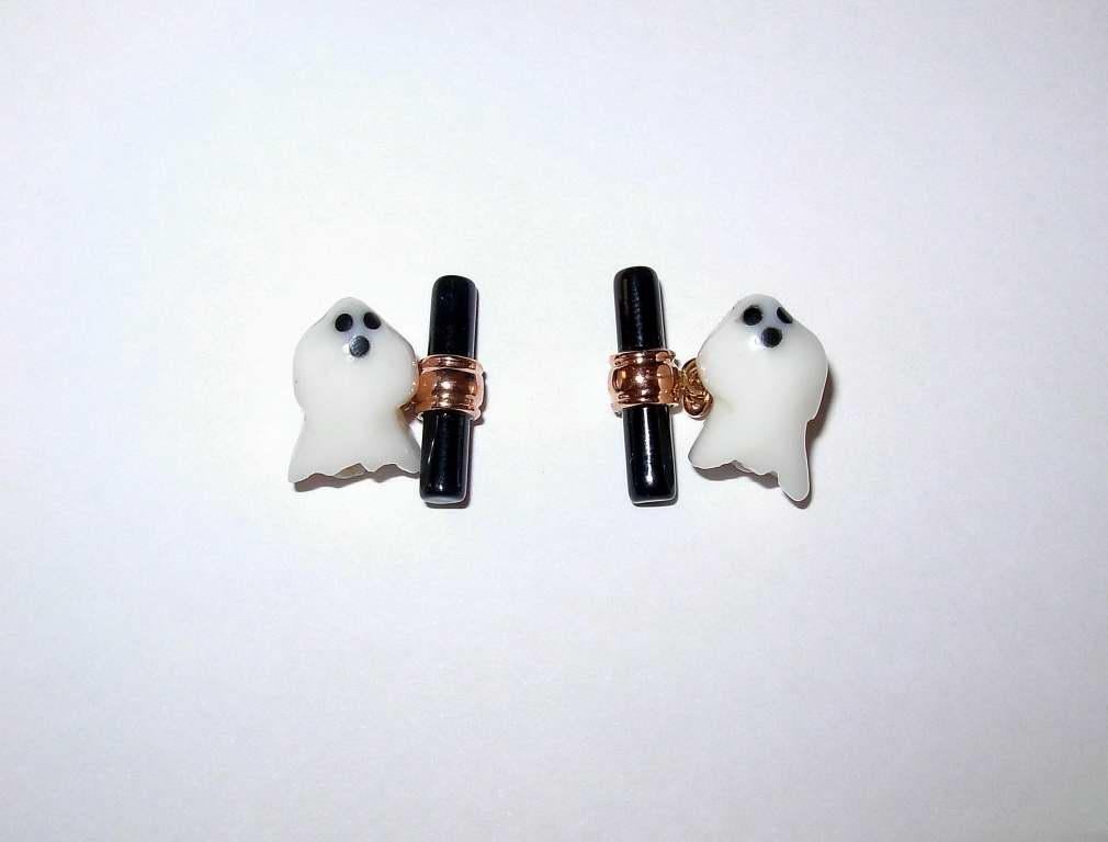 Artisan Handcraft Ghost 18 Karat Yellow Gold Agate and Onyx Cufflinks For Sale