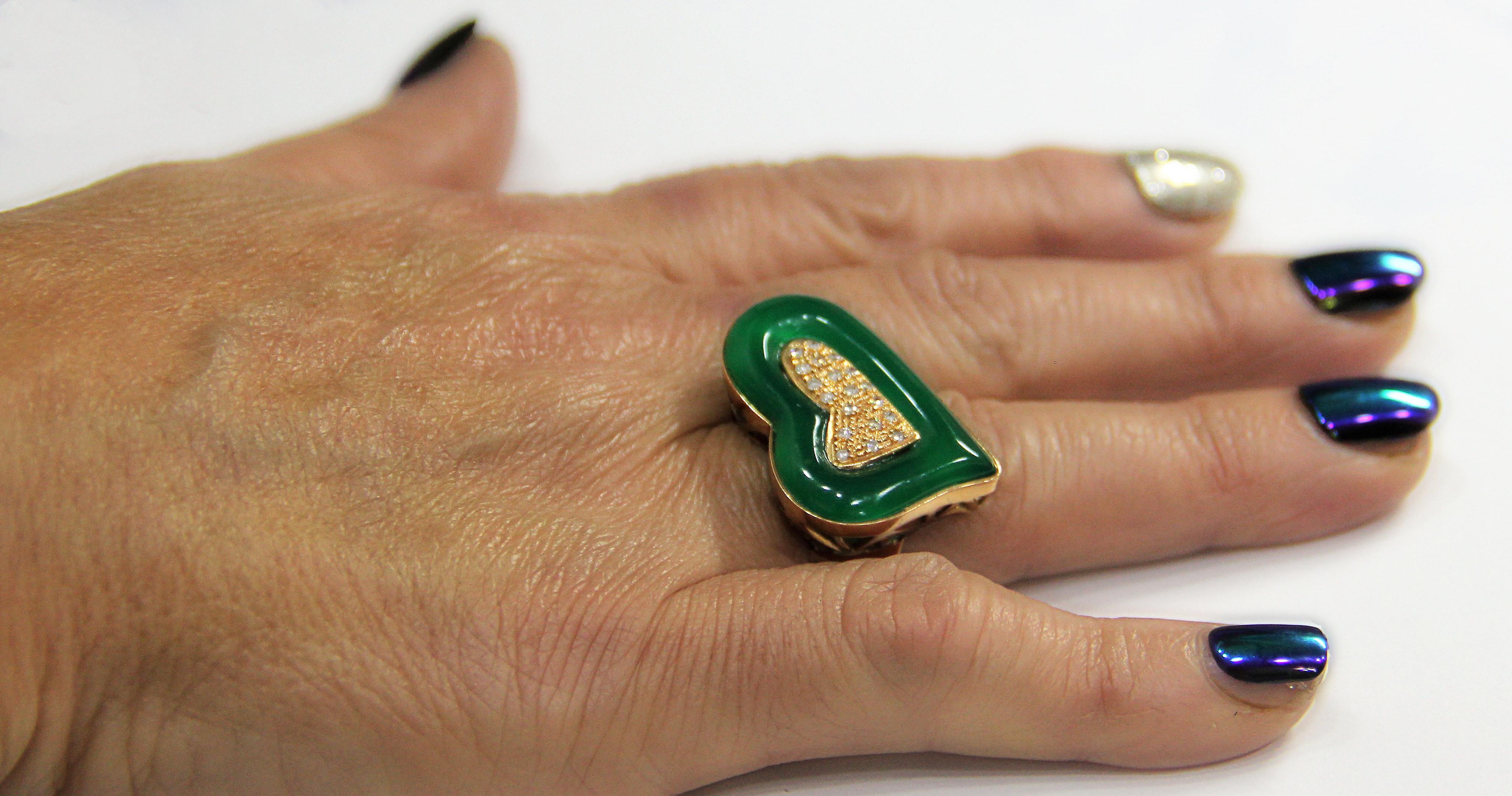 Bague cocktail artisanale en or jaune 18 carats avec agate verte et diamants en vente 4