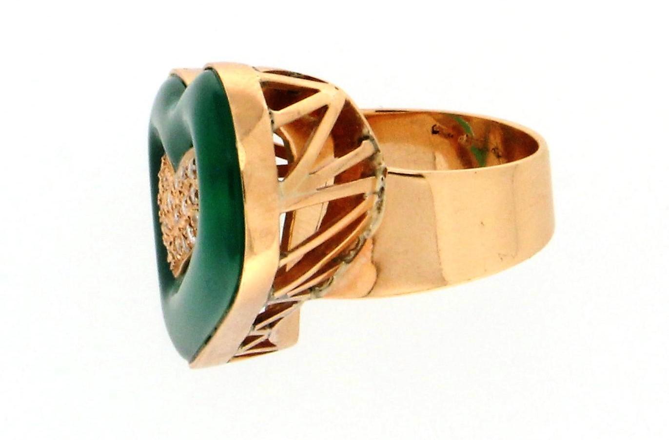 Women's or Men's Handcraft Green Agate 18 Karat Yellow Gold Diamonds Cocktail Ring For Sale
