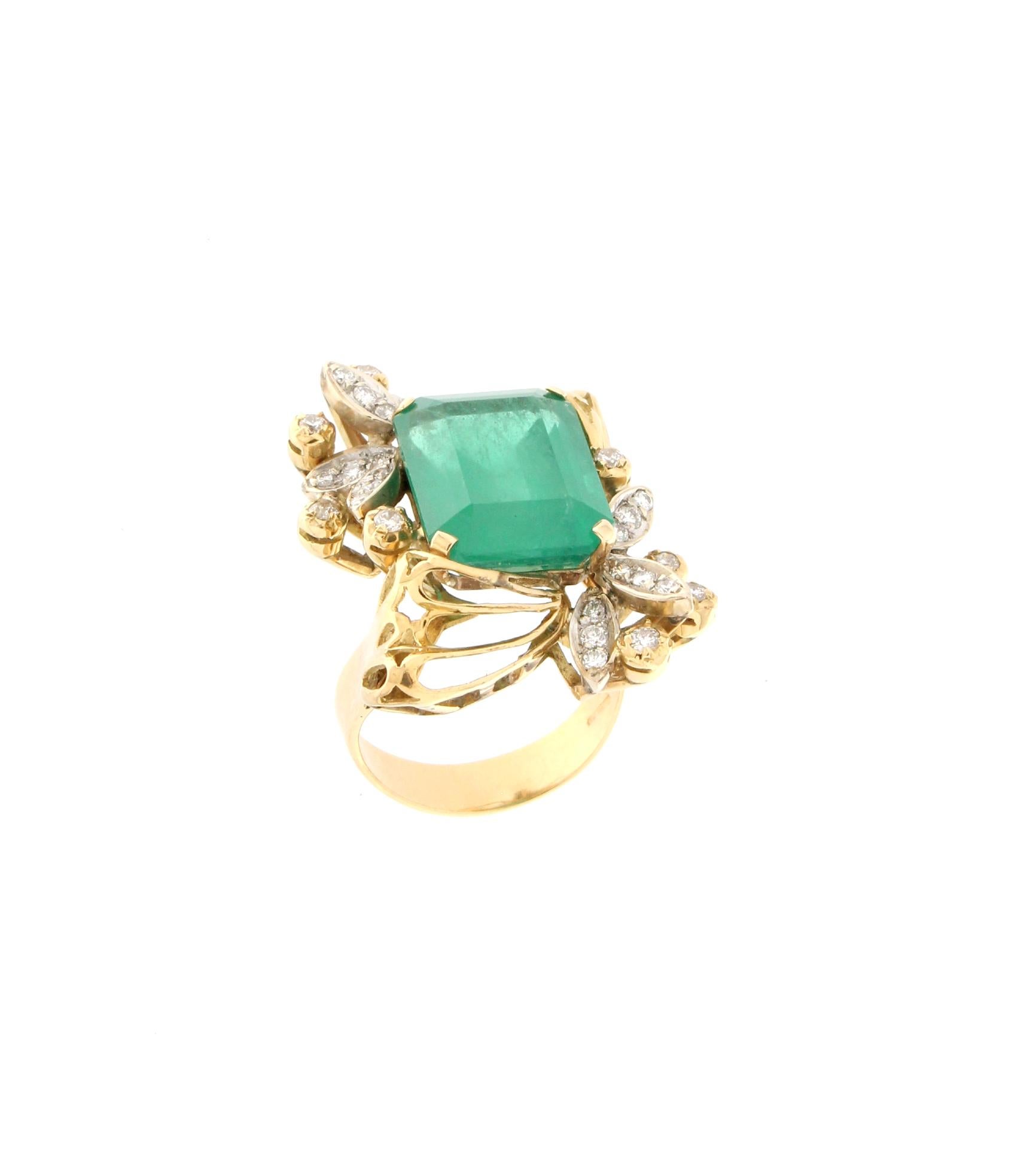 Artisan Handcraft Green Emerald Yellow Gold Diamonds Cocktail Ring