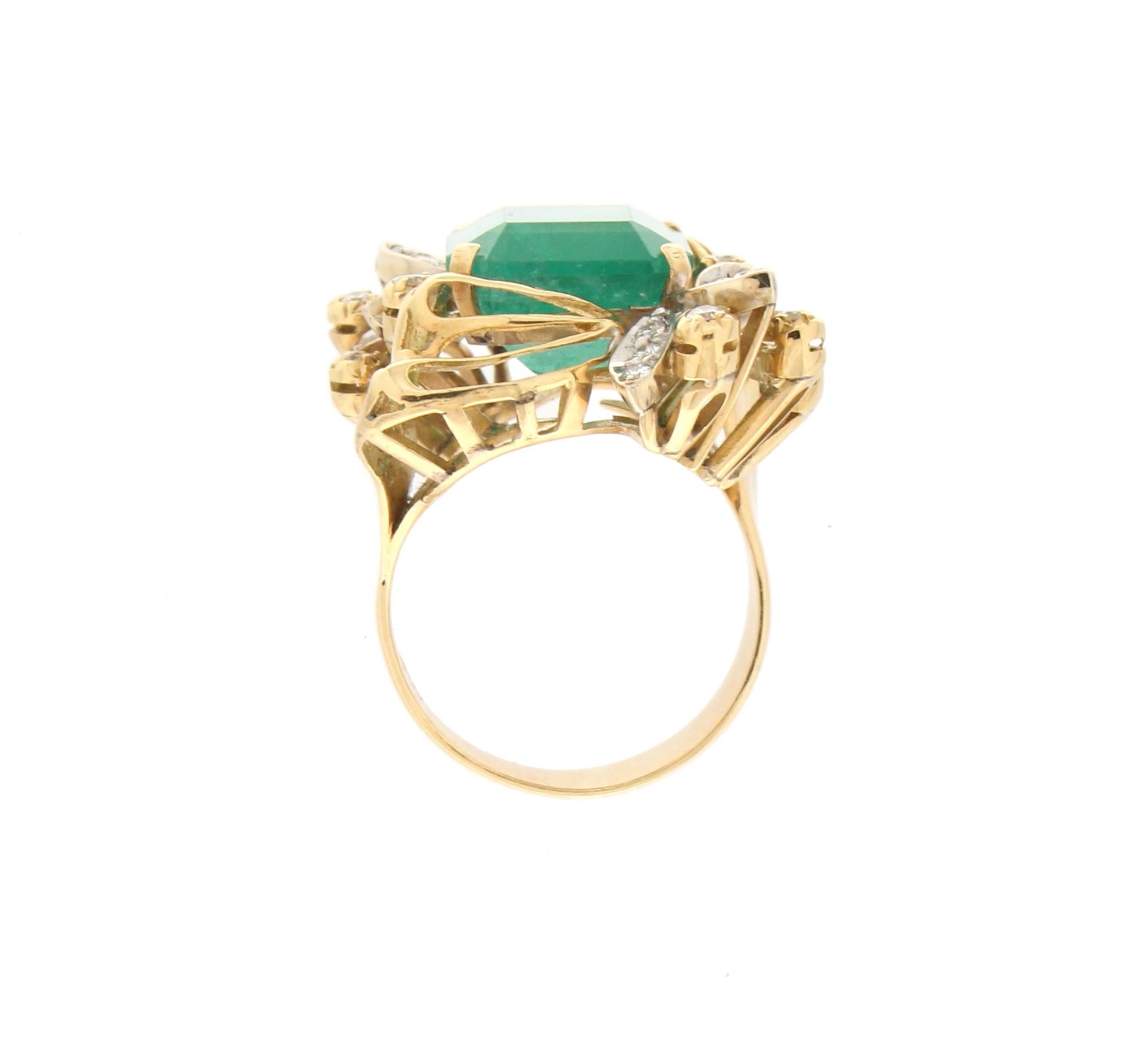 Handcraft Green Emerald Yellow Gold Diamonds Cocktail Ring 1