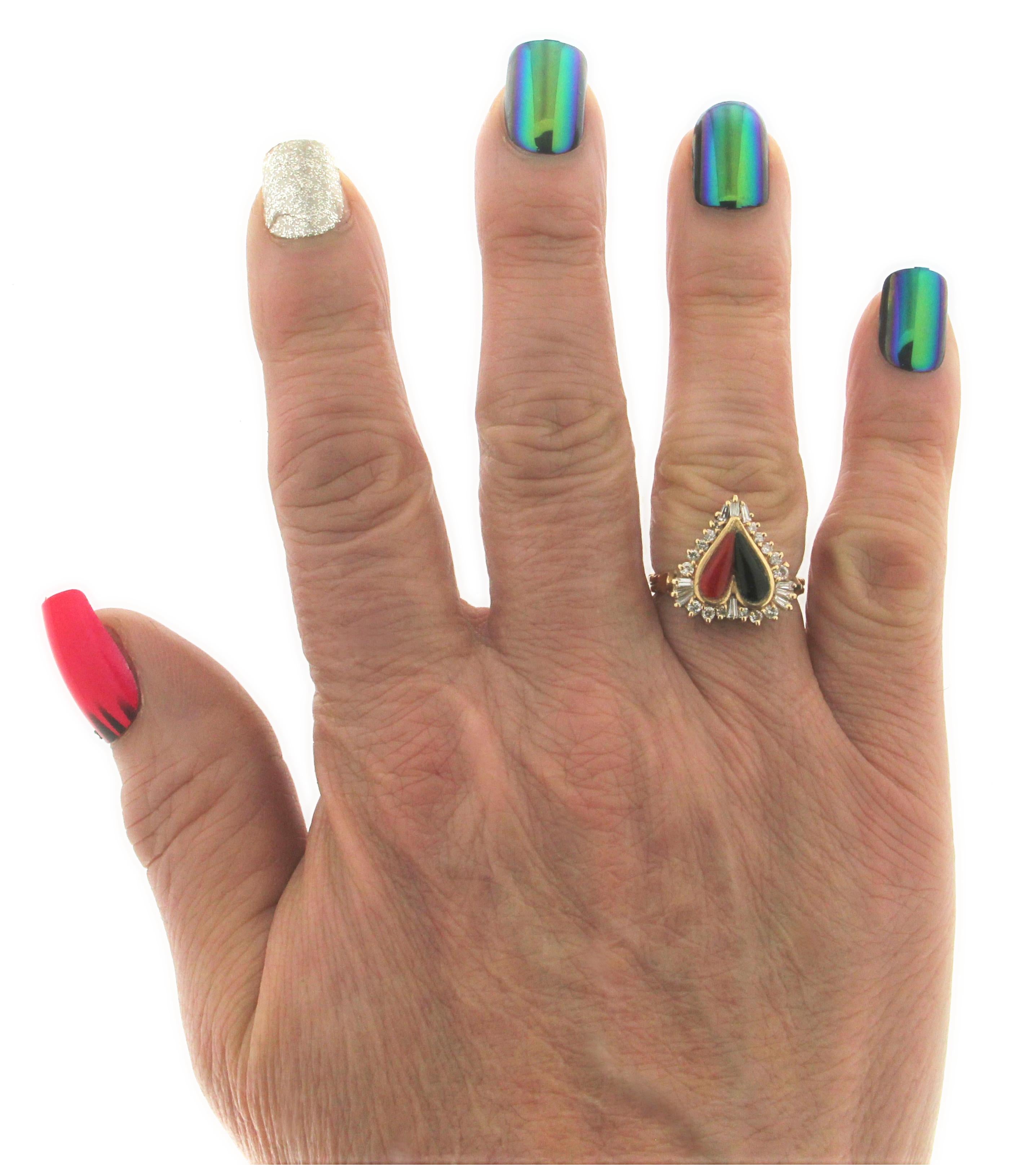 Handcraft Herz Koralle Onyx 18 Karat Gelbgold Diamanten Cocktail Ring im Angebot 6