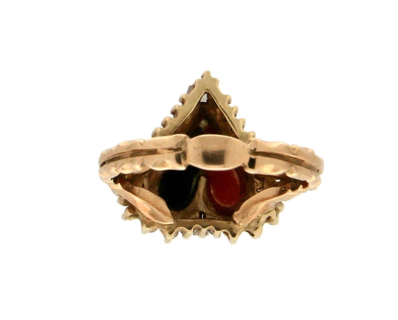 Handcraft Heart Coral Onyx 18 Karat Yellow Gold Diamonds Cocktail Ring For Sale 1