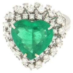 Handcraft Heart Emerald 18 Karat White Gold Diamonds Cocktail Ring