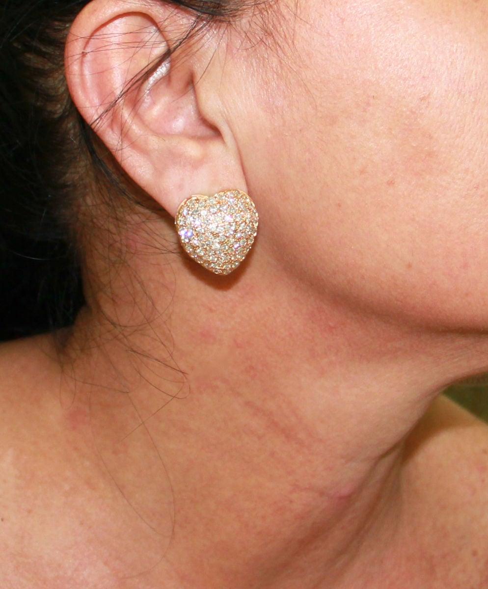 Handcraft Hearts 18 Karat Yellow Gold Diamonds Stud Earrings In New Condition For Sale In Marcianise, IT
