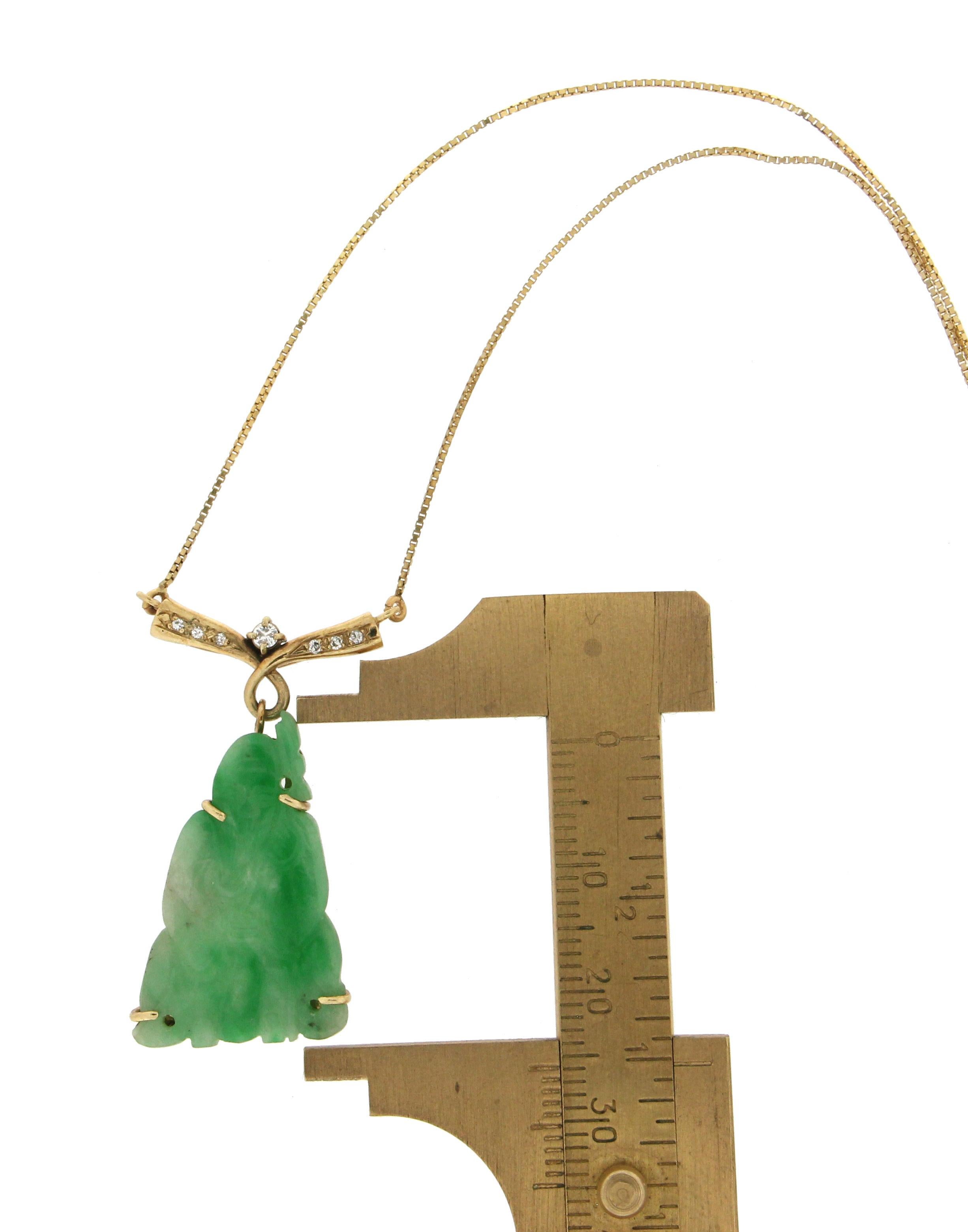 Handgefertigte Halskette aus Jade 14 Karat Gelbgold mit Diamanten-Anhänger im Zustand „Neu“ im Angebot in Marcianise, IT