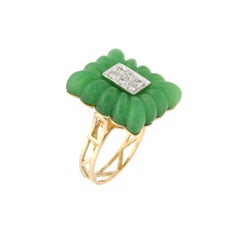 Anello da cocktail artigianale in agata verde e oro giallo 18 carati con diamanti