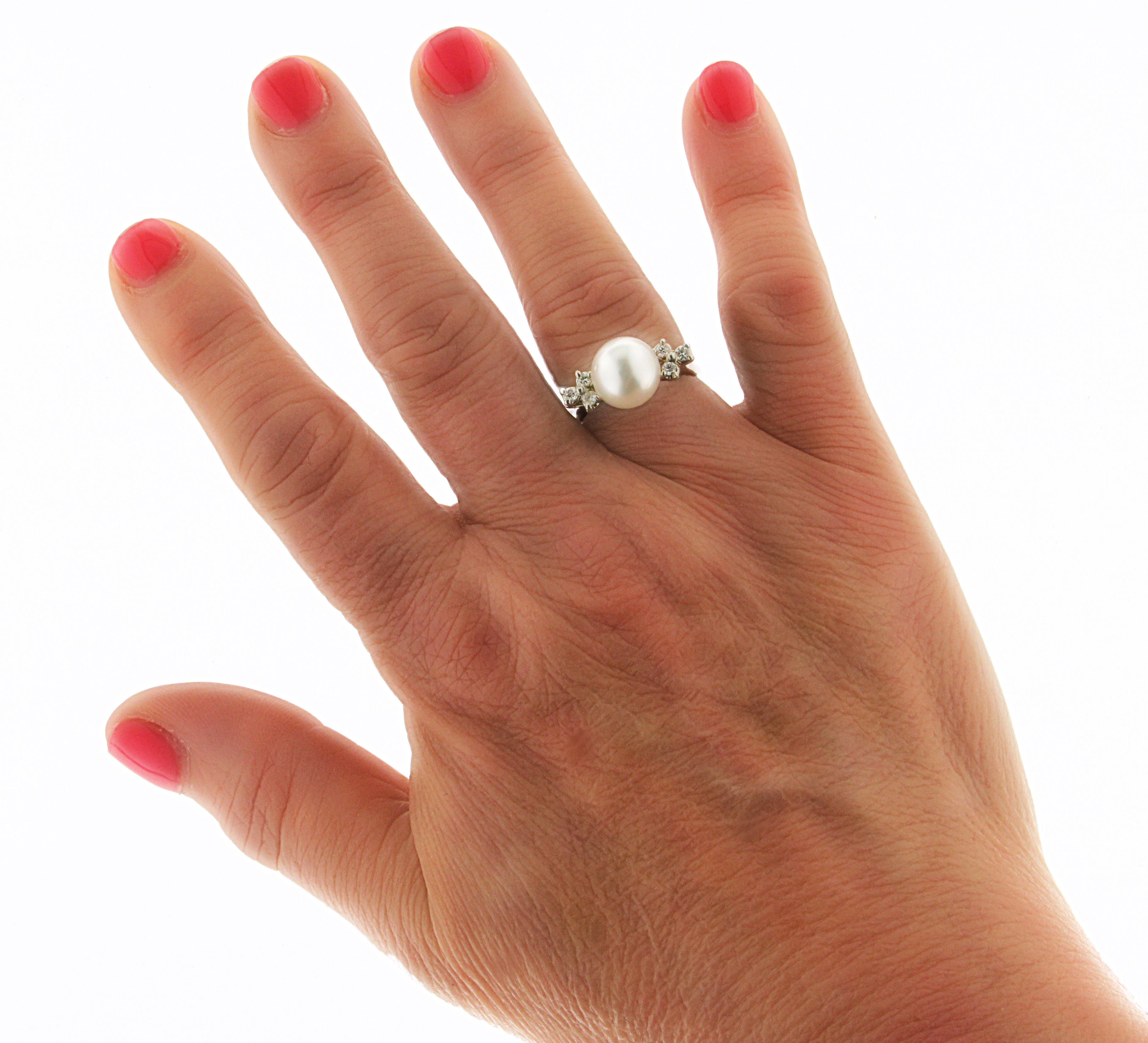 Handcraft Japan Pearl 18 Karat White Gold Diamonds Cocktail Ring In New Condition For Sale In Marcianise, IT