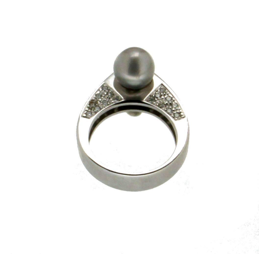 Handcraft Japan Pearls 18 Karat Diamonds Gold Diamonds Cocktail Ring In New Condition For Sale In Marcianise, IT