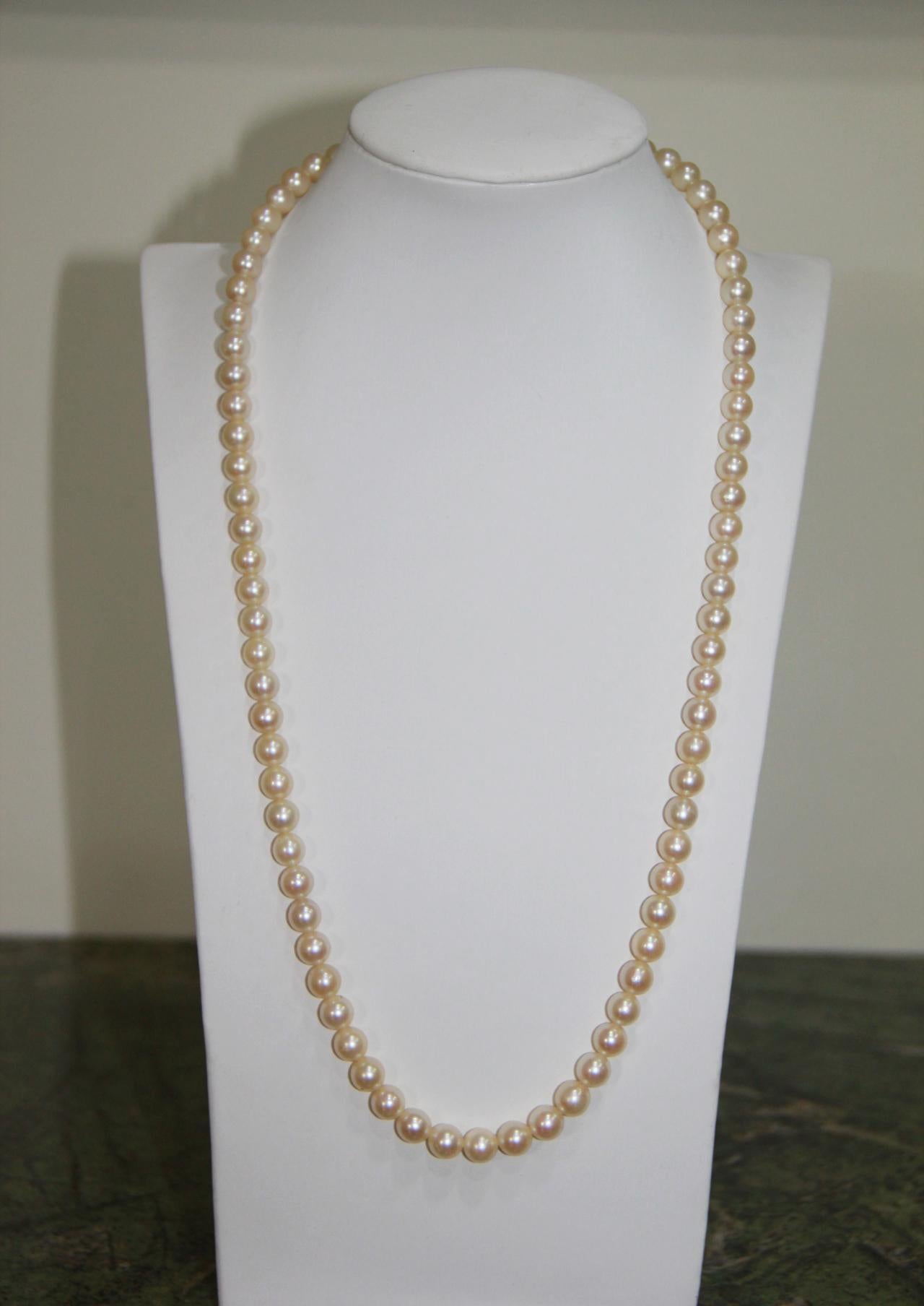 Handcraft Japan Pearls 18 Karat White Gold Strand Rope Necklace For Sale 3