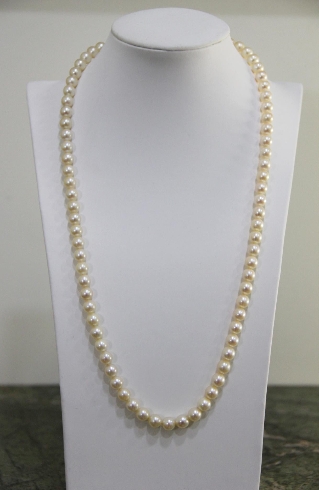Artisan Handcraft Japan Pearls 18 Karat White Gold Strand Rope Necklace For Sale