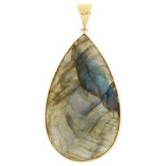 Handcraft Labradorite 18 Karat Yellow Gold Pendant Necklace