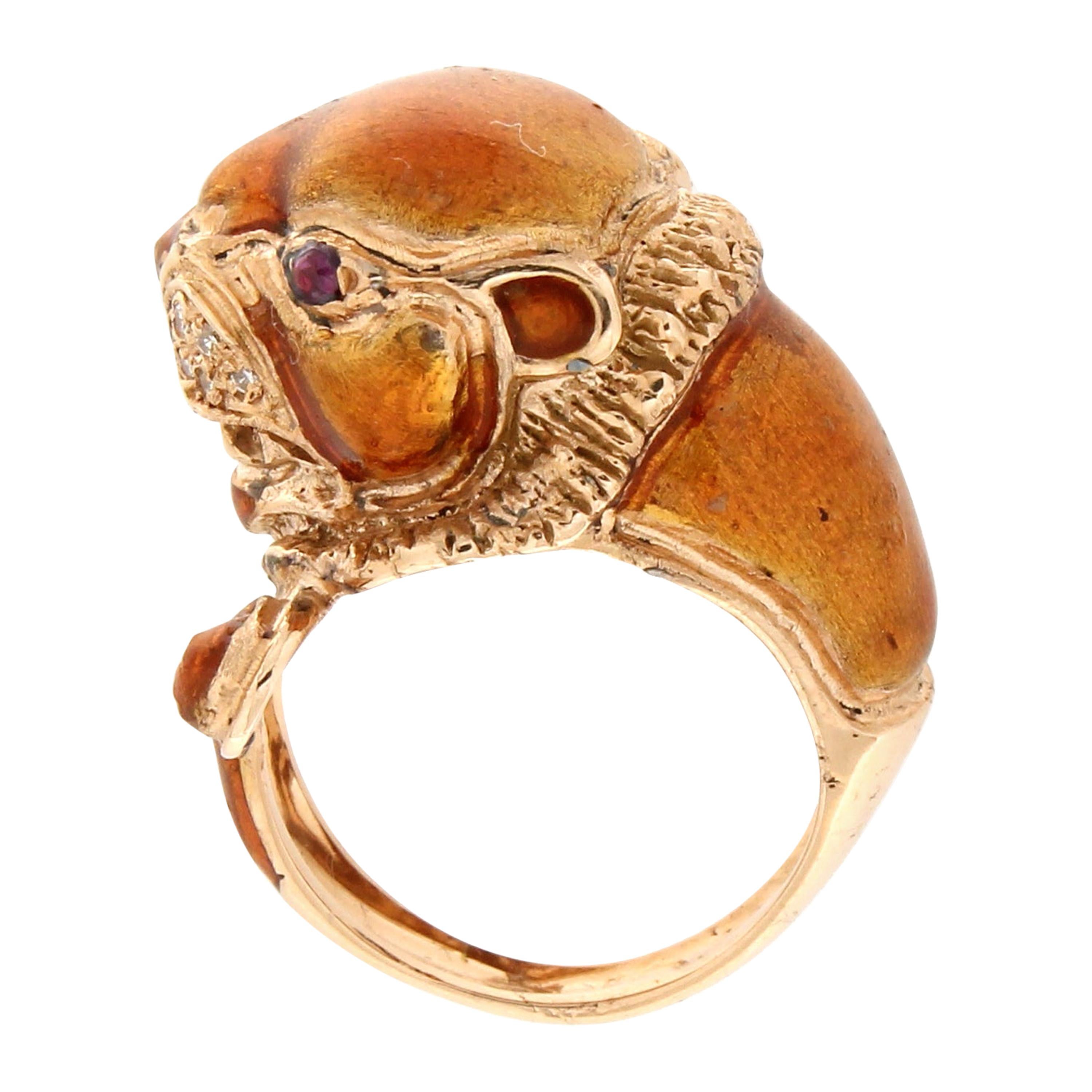 Handgefertigter Ring mit Löwe aus 14 Karat Gelbgold mit Diamanten und Emaille