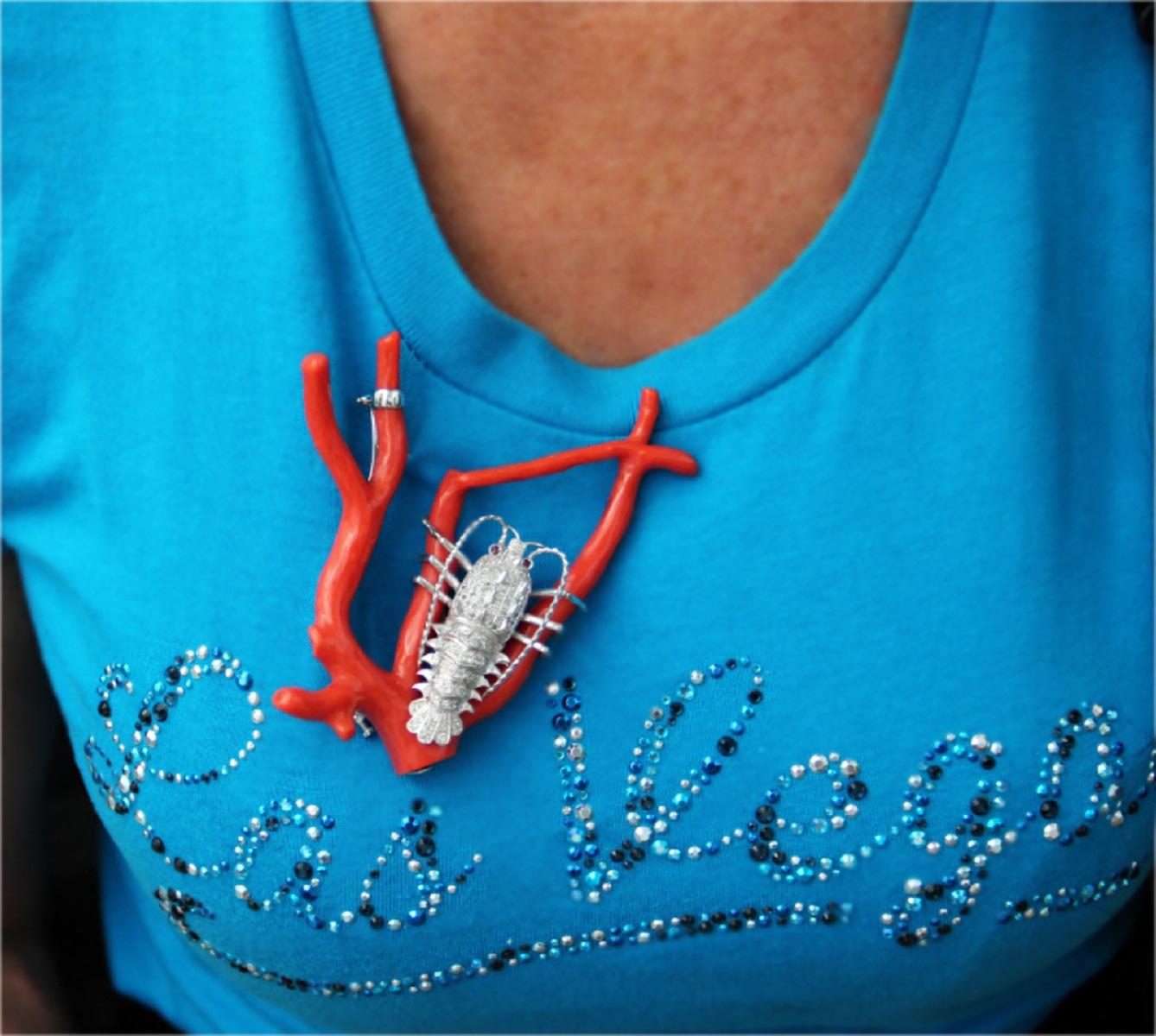 Handcraft Lobster 18 Karat White Gold Coral Branch Diamonds Brooch For Sale 3