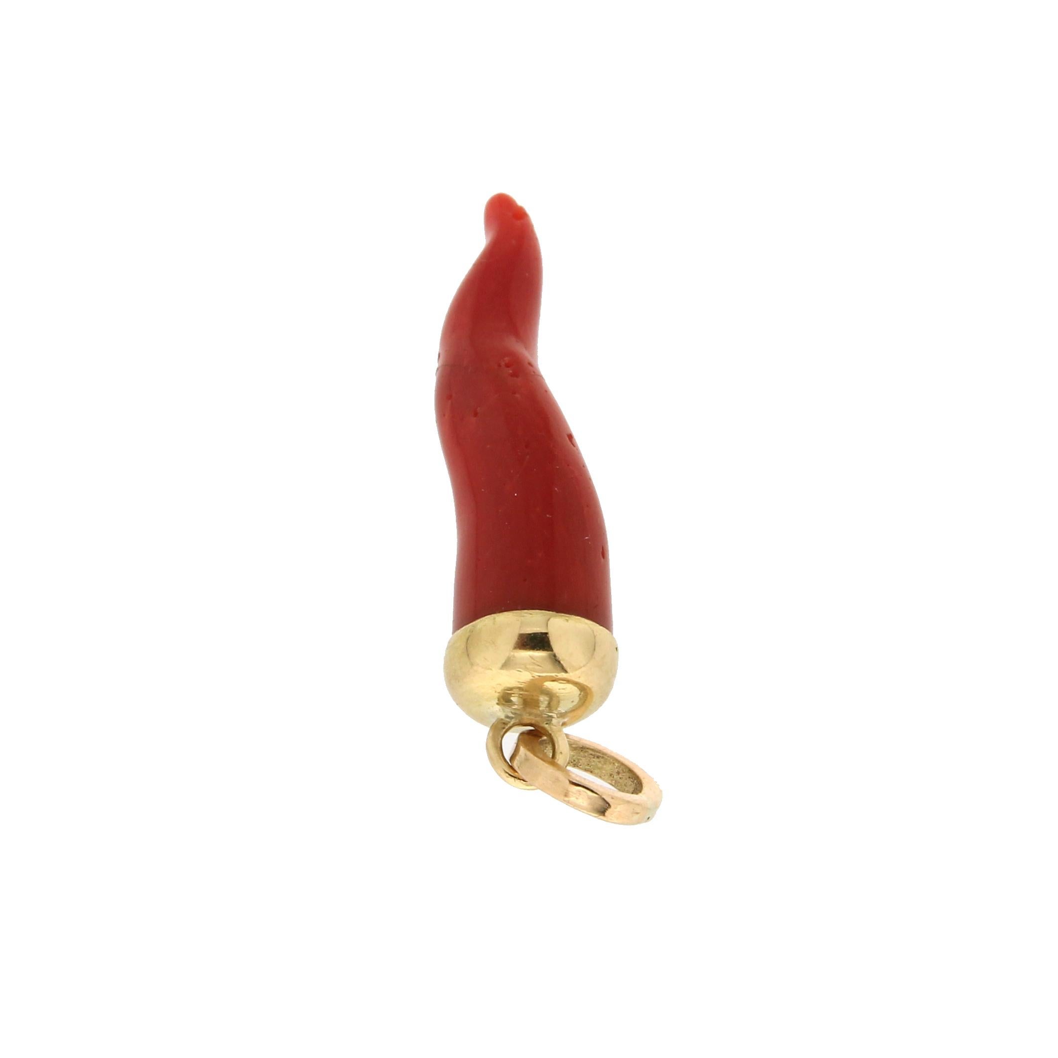Handcraft Lucky Horn 18 Karat Yellow Gold Pendant Necklace In New Condition In Marcianise, IT
