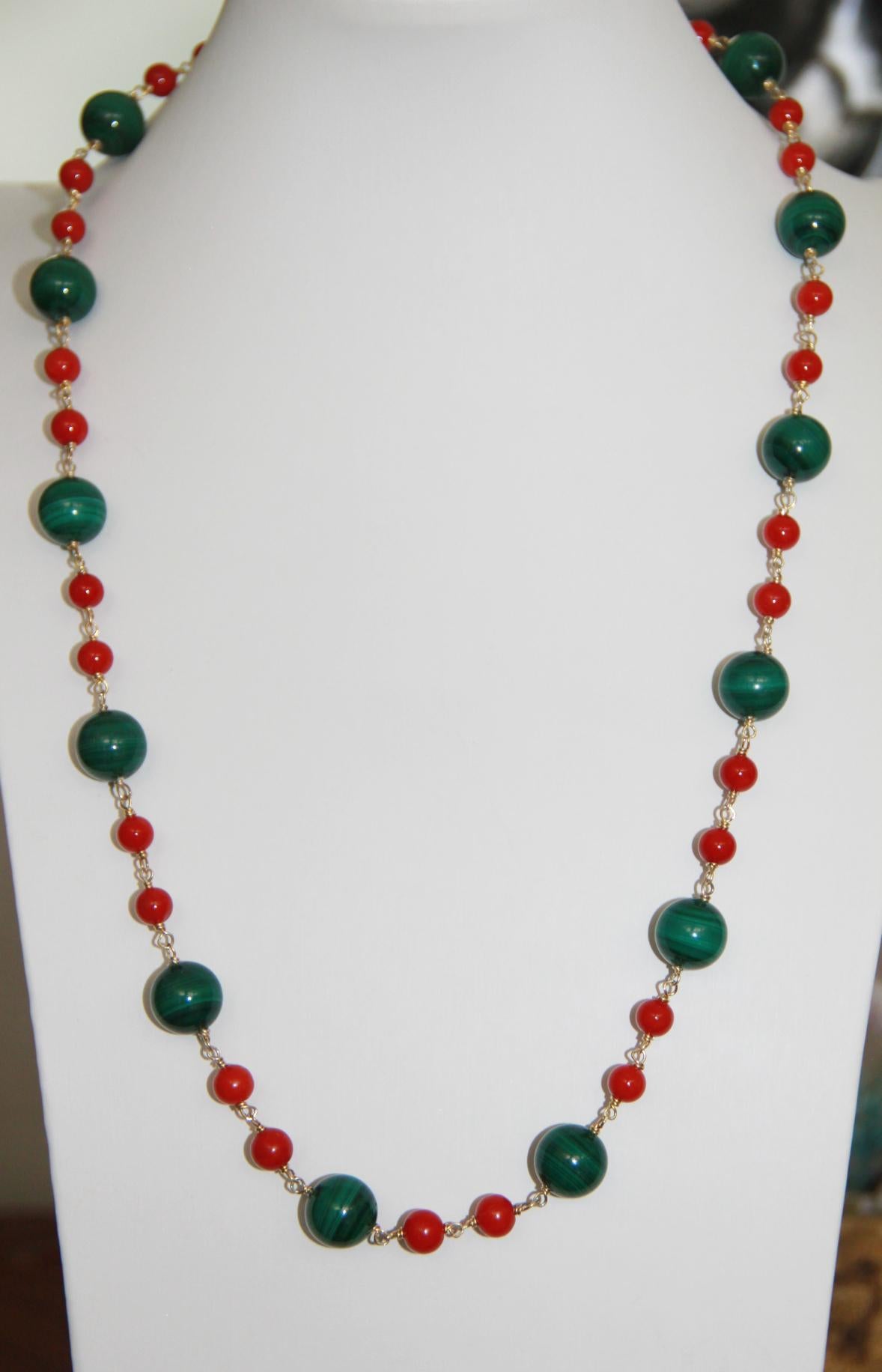 Handcraft Malachite 18 Karat Yellow Gold Coral Beaded Necklace For Sale 1