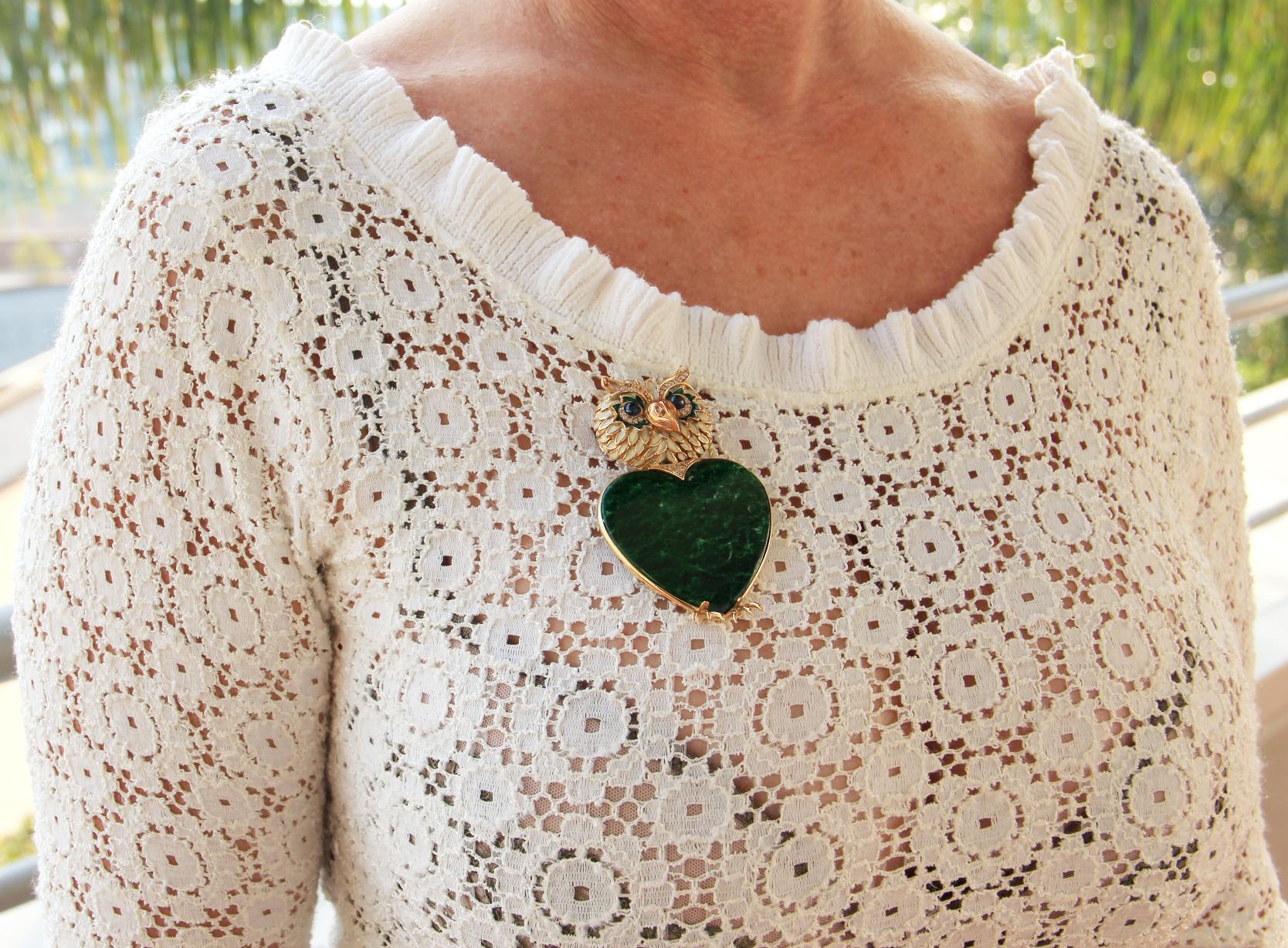 Handcraft Malachite Owl 18 Karat Yellow Gold Diamonds Brooch For Sale 1