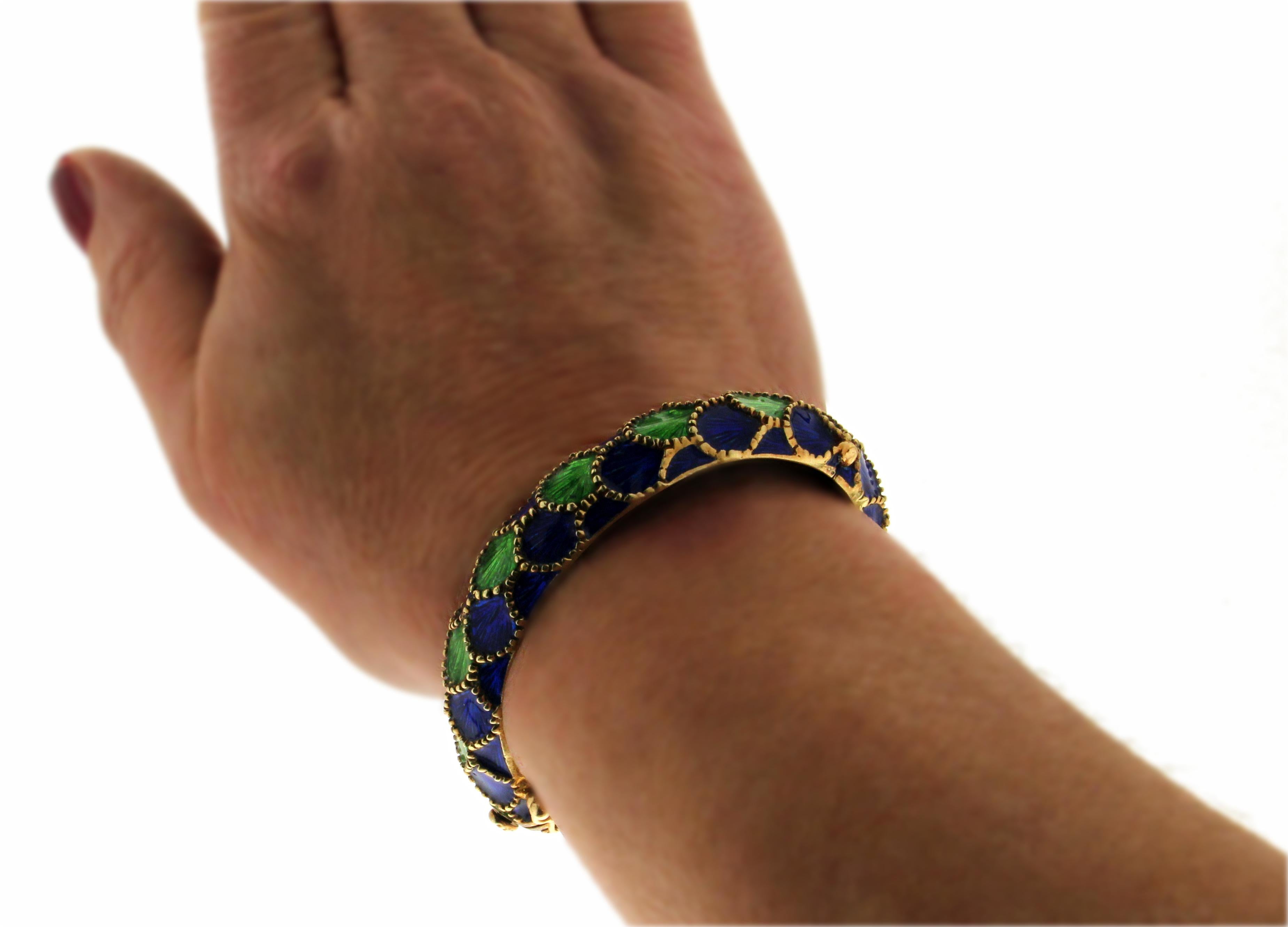 Bracelet en or jaune 14 carats avec émail Martini Handcraft en vente 4