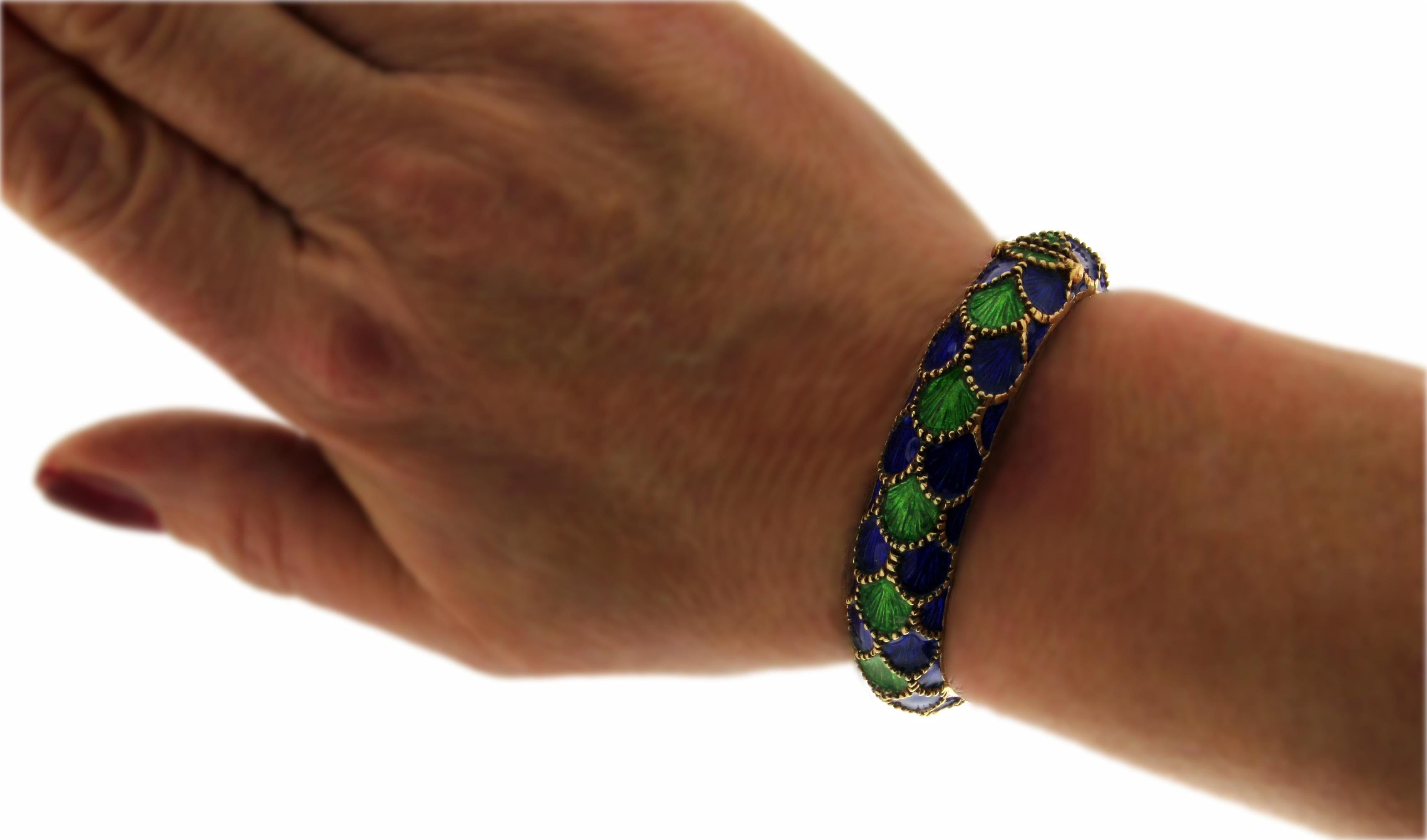 Bracelet en or jaune 14 carats avec émail Martini Handcraft en vente 5