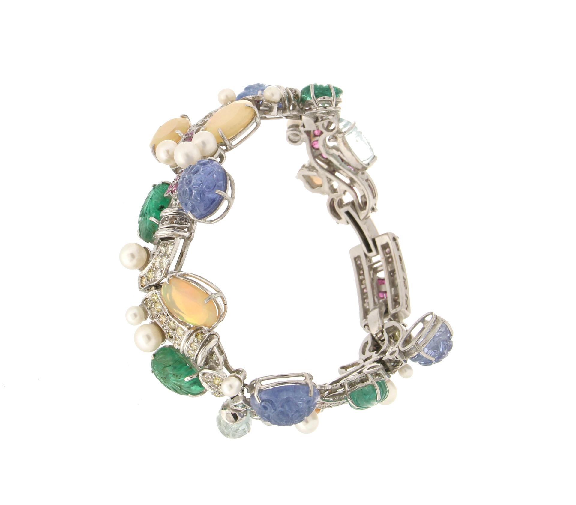 Taille mixte Bracelet manchette artisanal en or blanc 18 carats et diamants multicolores en vente