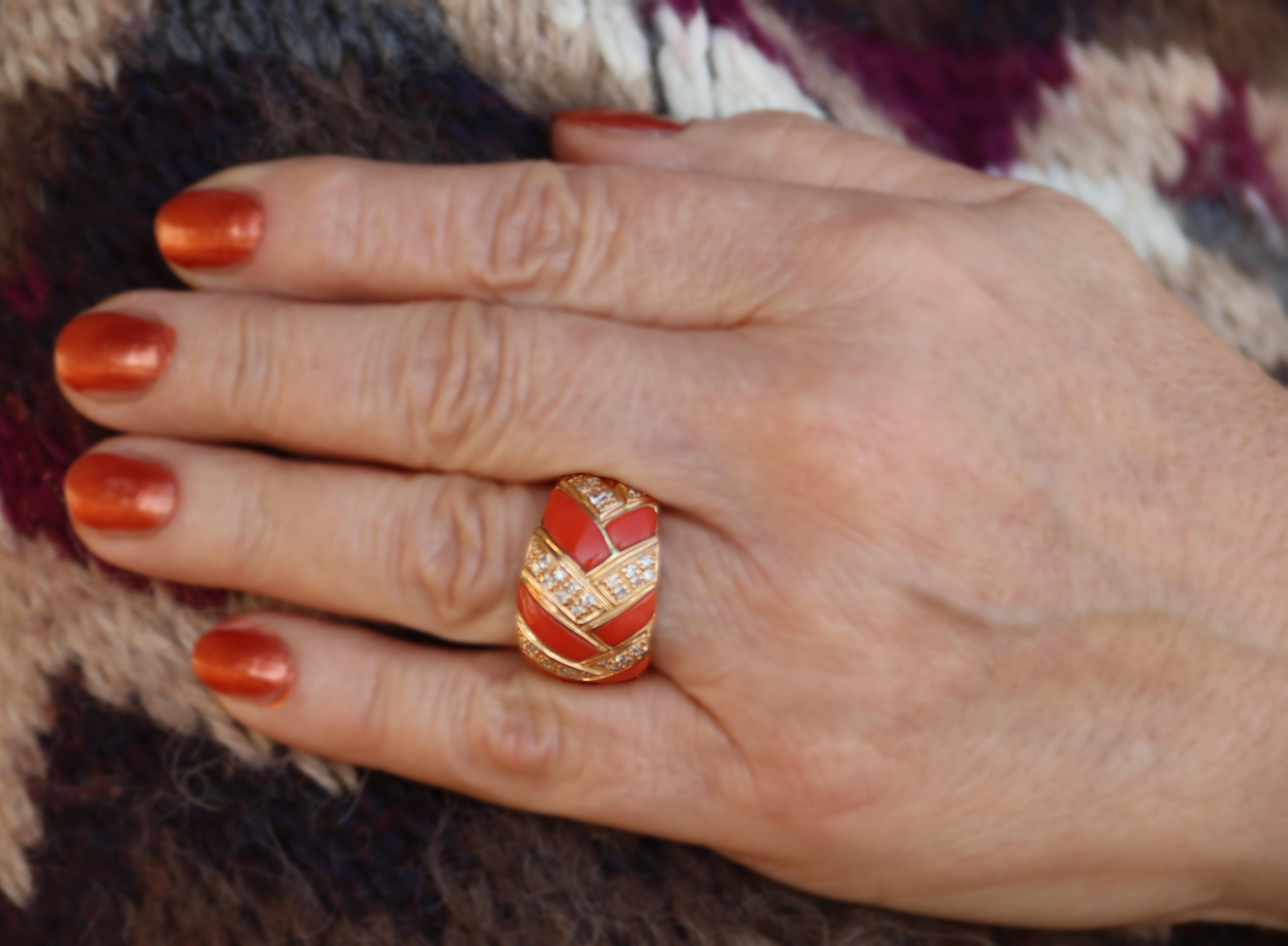 Handcraft Natural Coral 18 Karat Yellow Gold Diamonds Band Ring For Sale 4