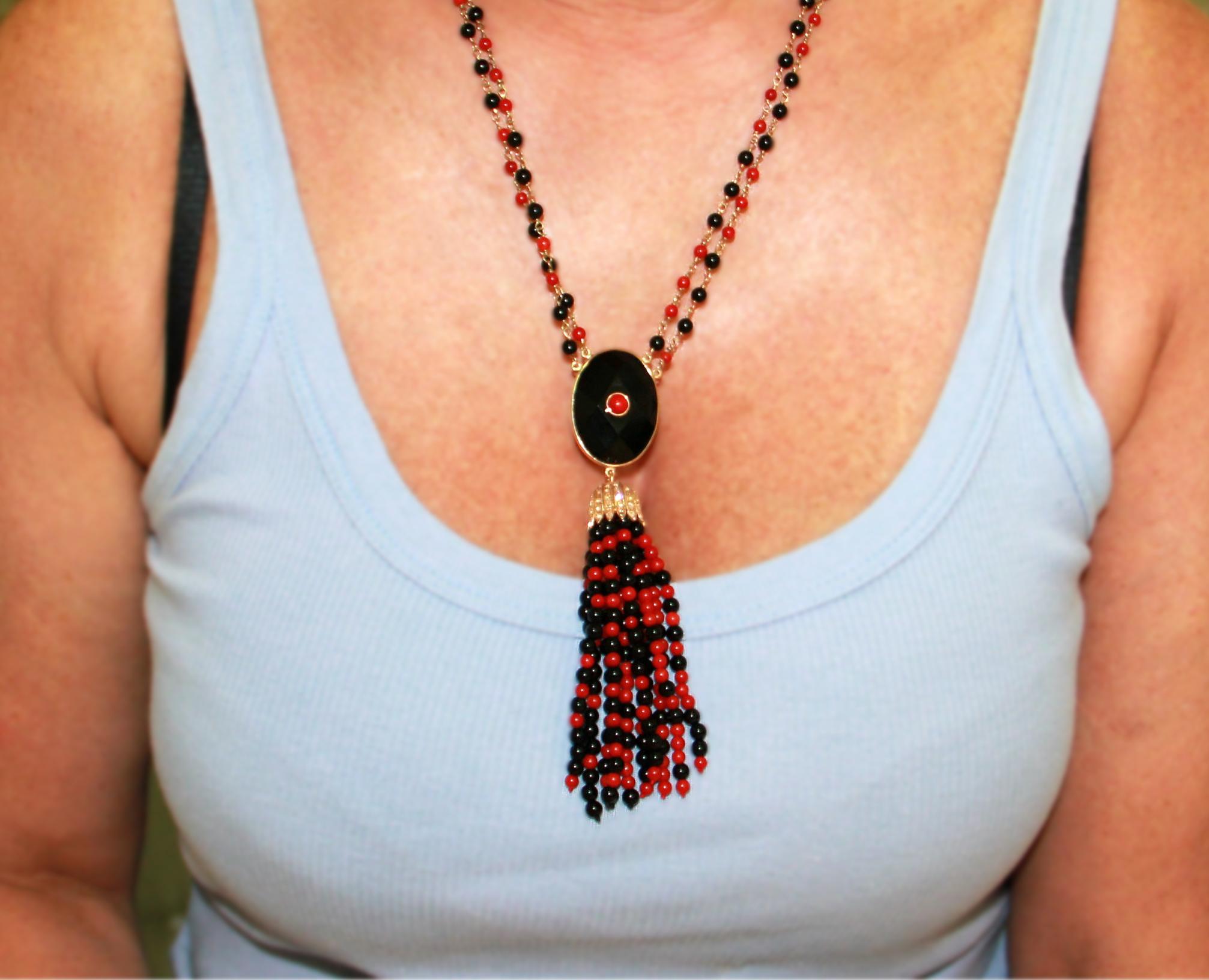 Collana artigianale in onice e oro giallo 14 carati con corallo e diamanti In condizioni Nuovo a Marcianise, IT
